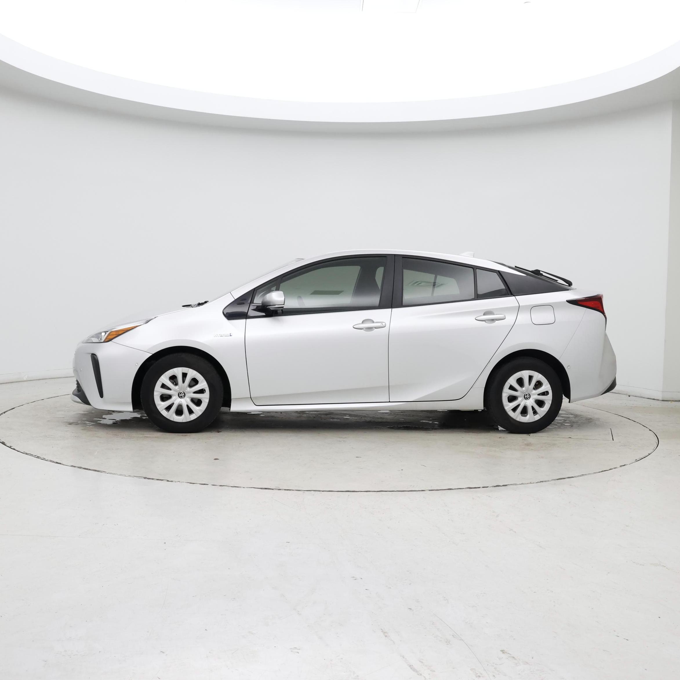 Thumbnail: 2020 Toyota Prius - 3
