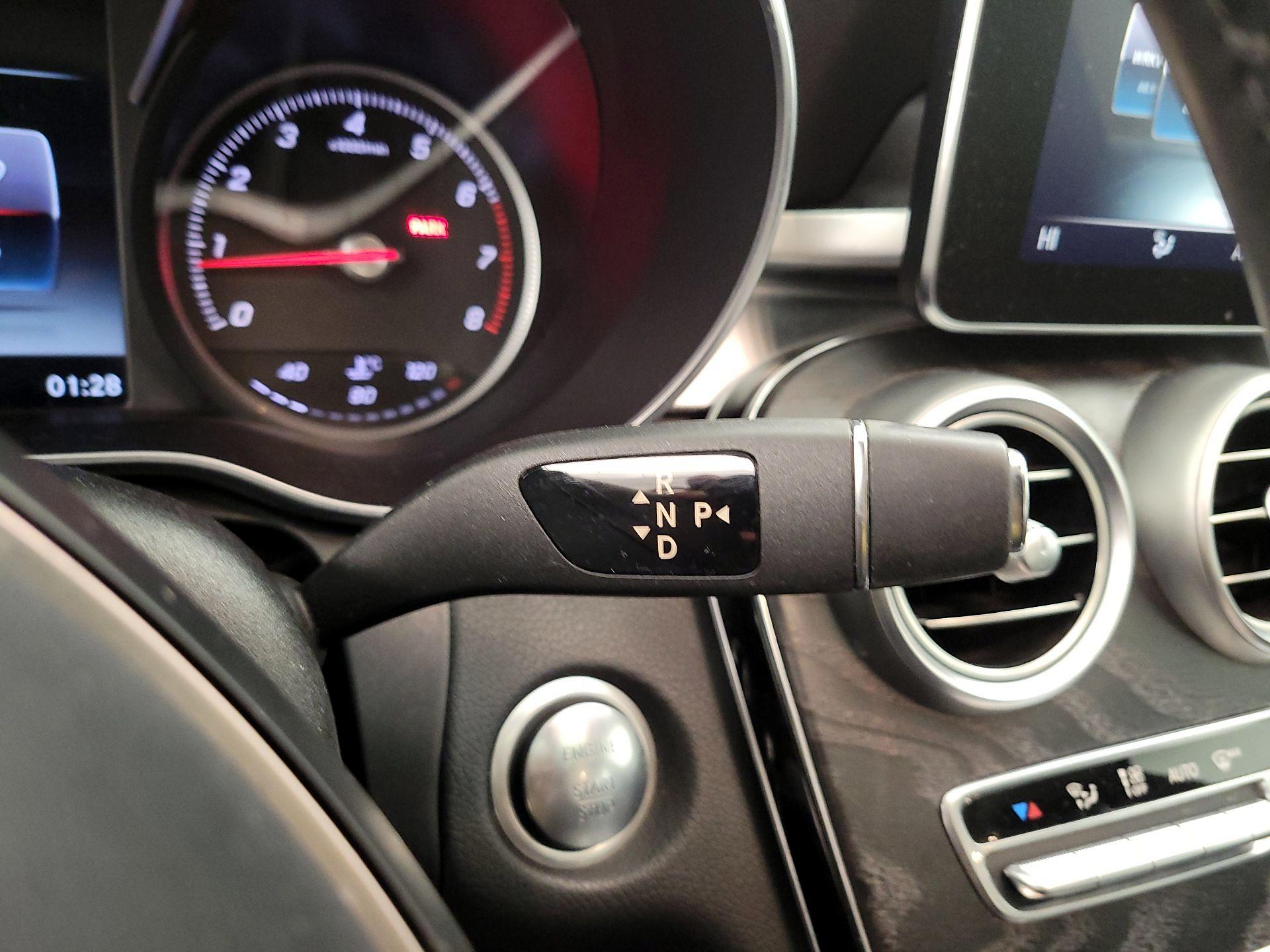 Thumbnail: 2016 Mercedes-Benz C-Class - 17