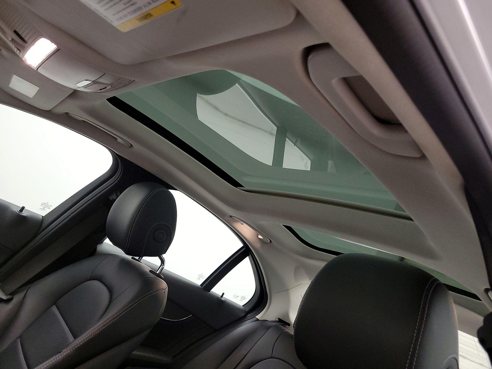 Thumbnail: 2016 Mercedes-Benz C-Class - 18