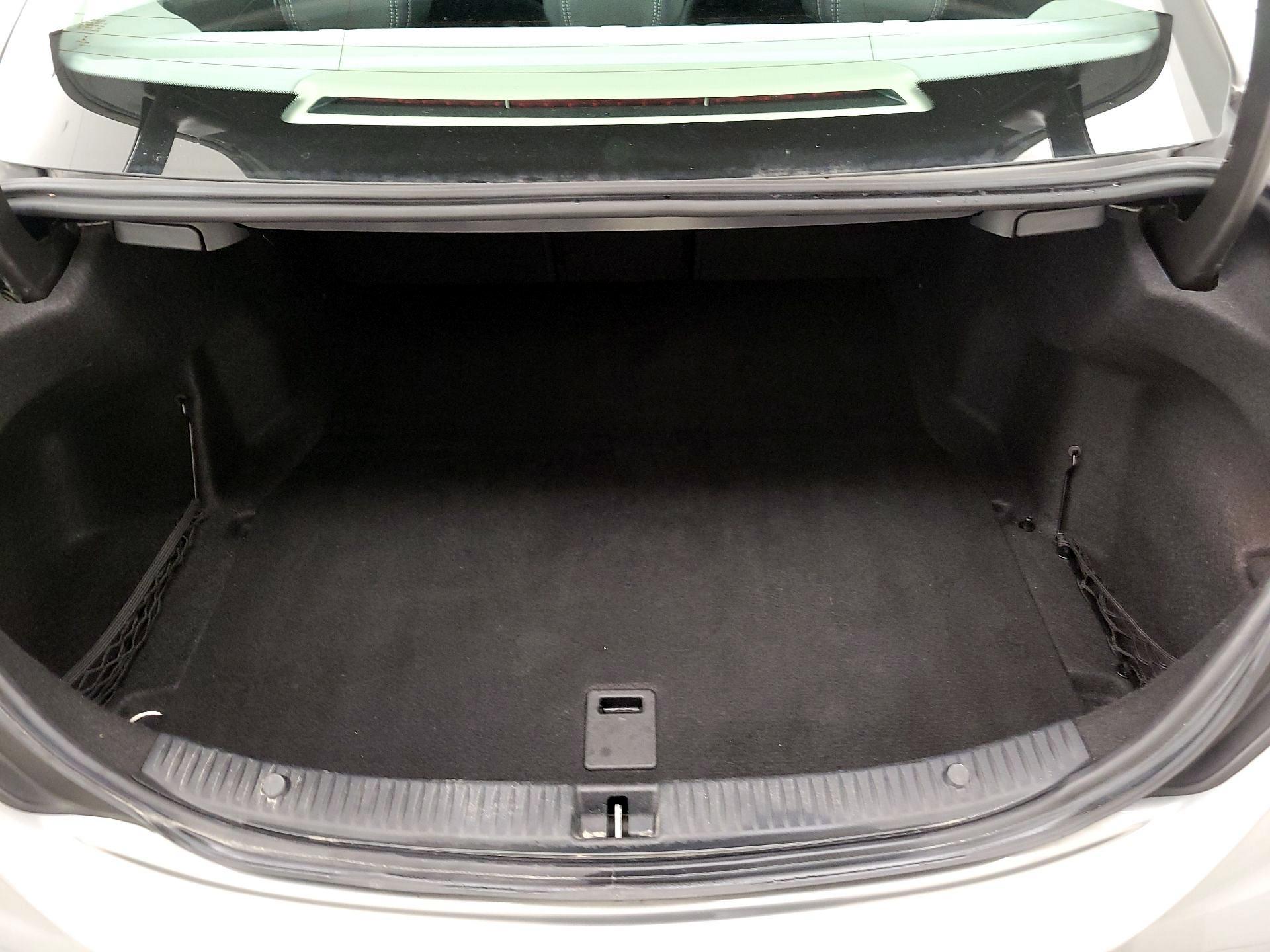 Thumbnail: 2016 Mercedes-Benz C-Class - 20