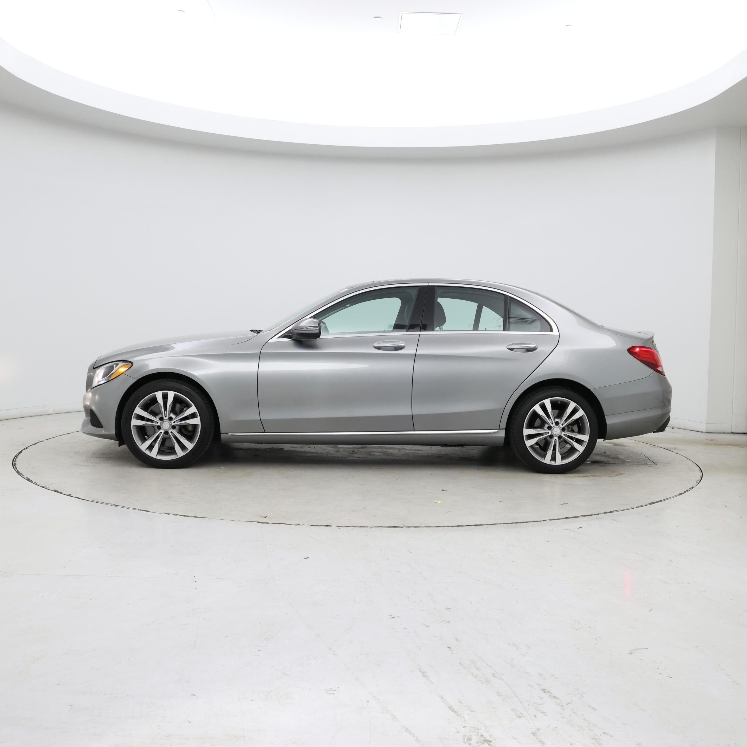 Thumbnail: 2016 Mercedes-Benz C-Class - 3