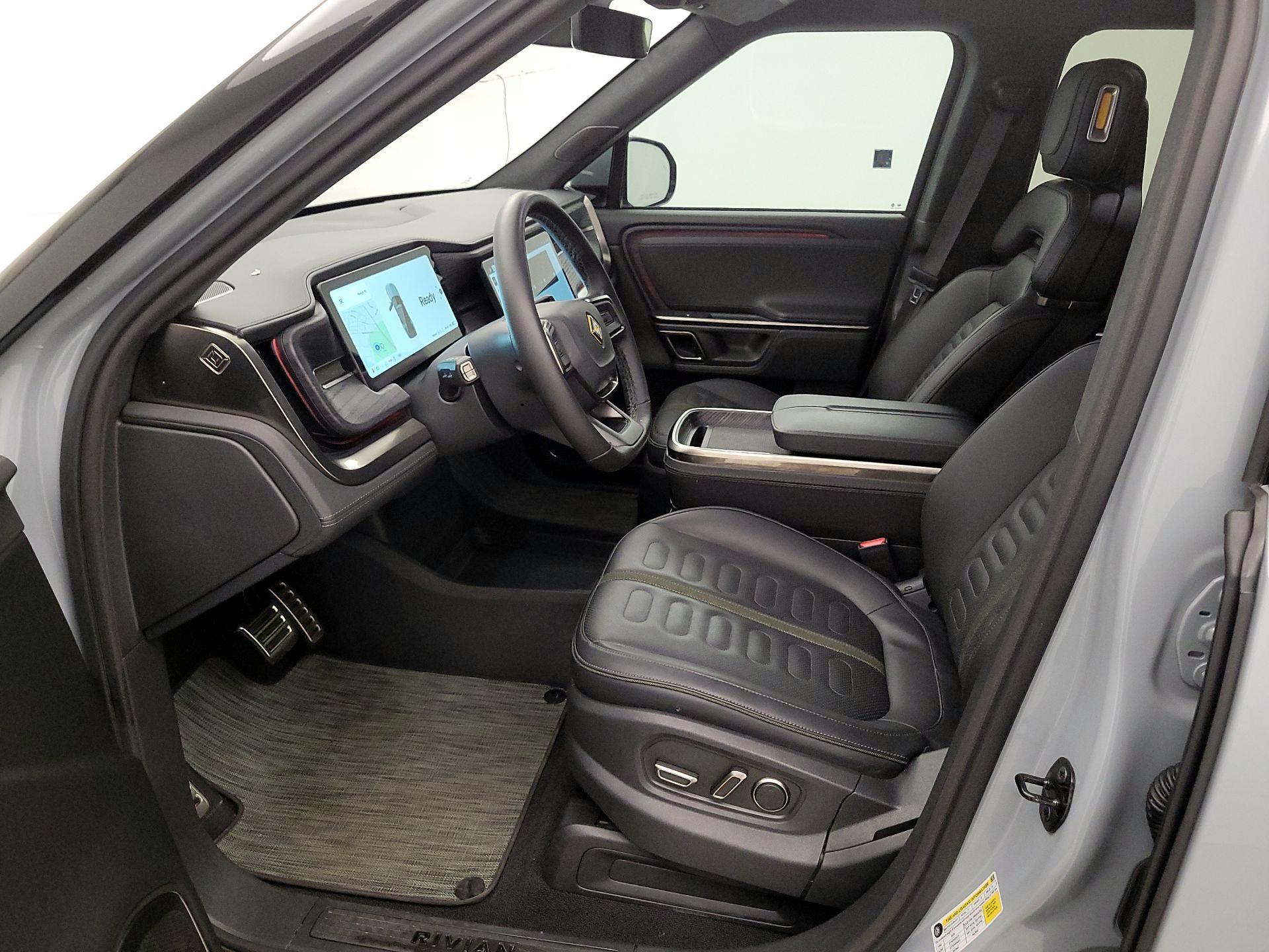 Thumbnail: 2024 Rivian R1S - 11