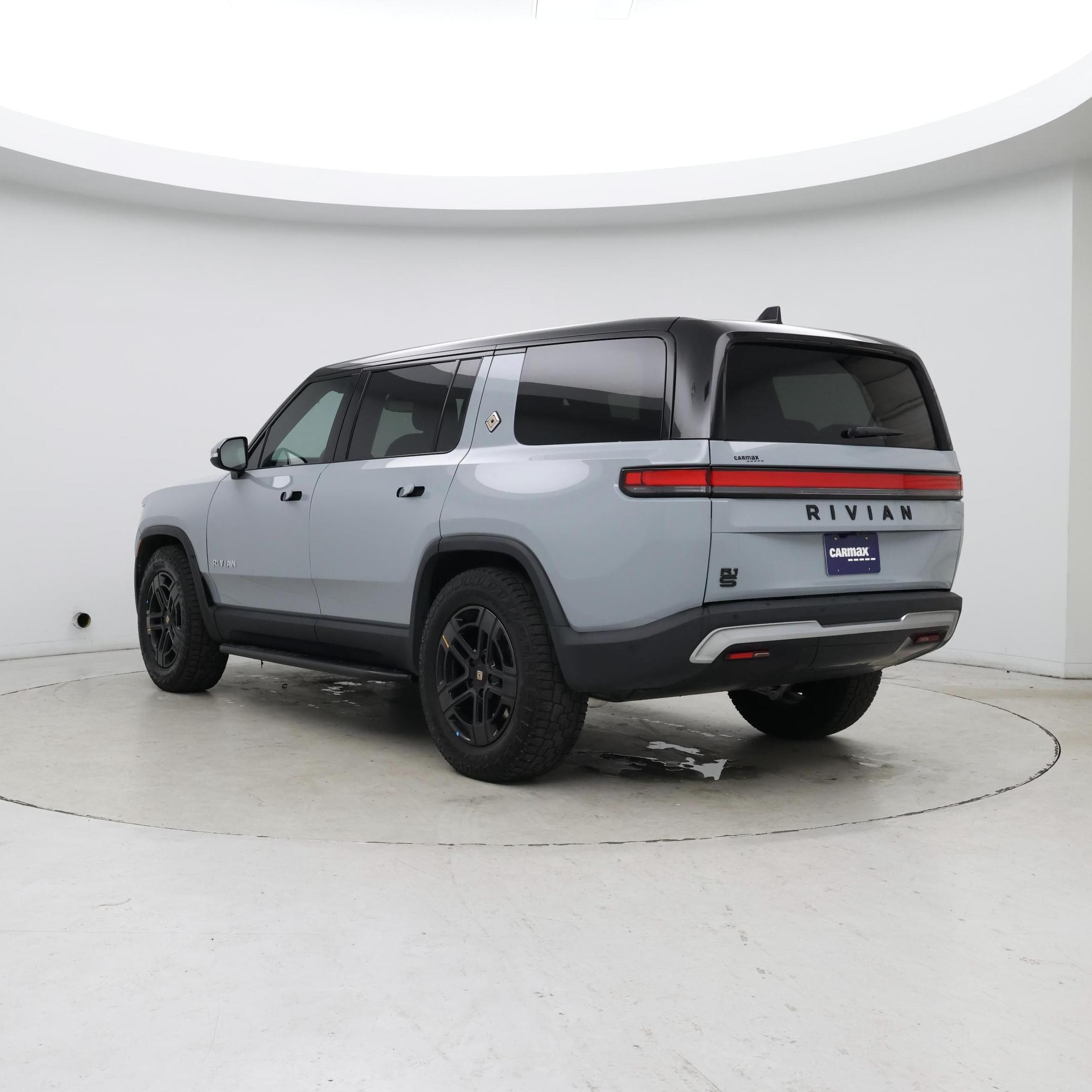 Thumbnail: 2024 Rivian R1S - 2