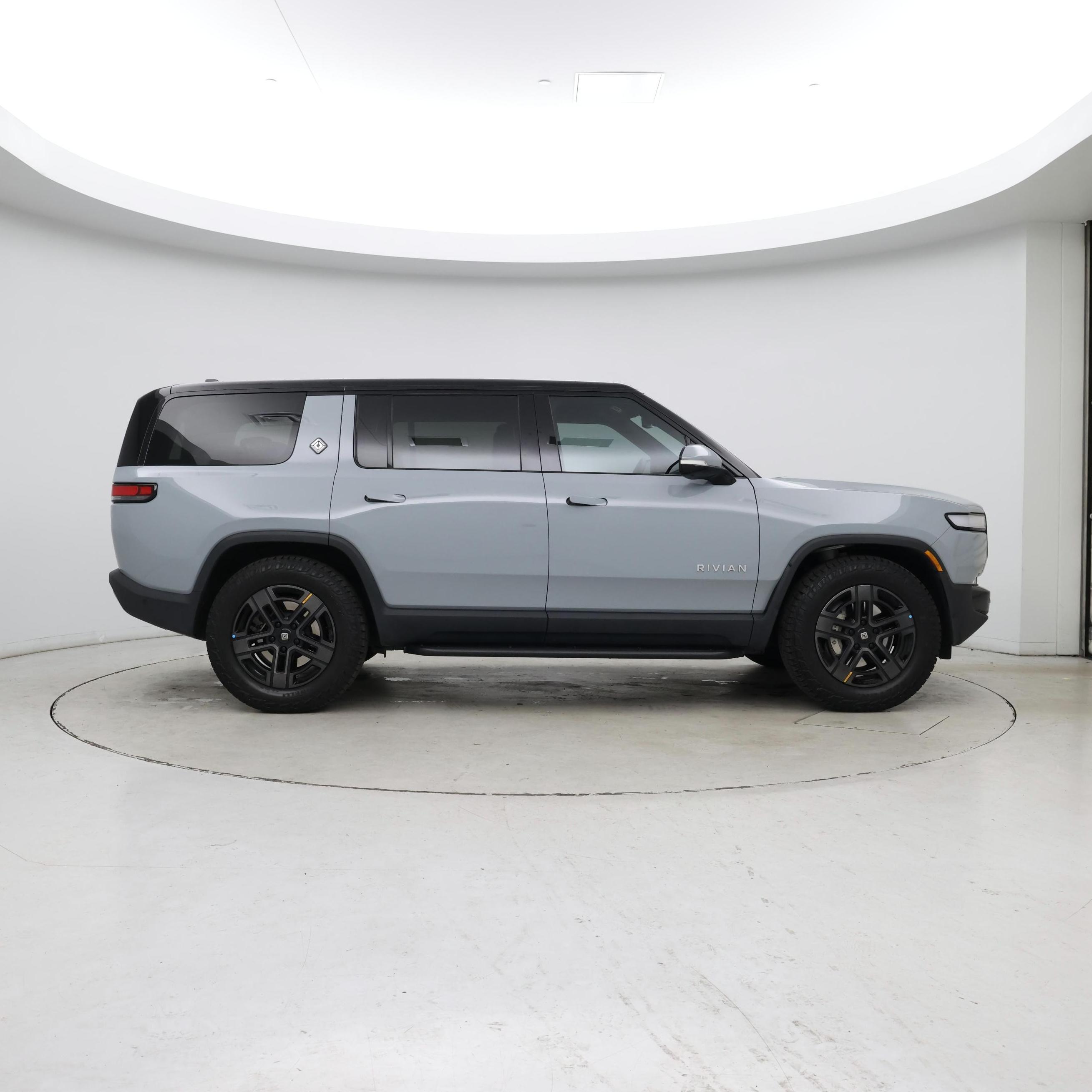 Thumbnail: 2024 Rivian R1S - 7