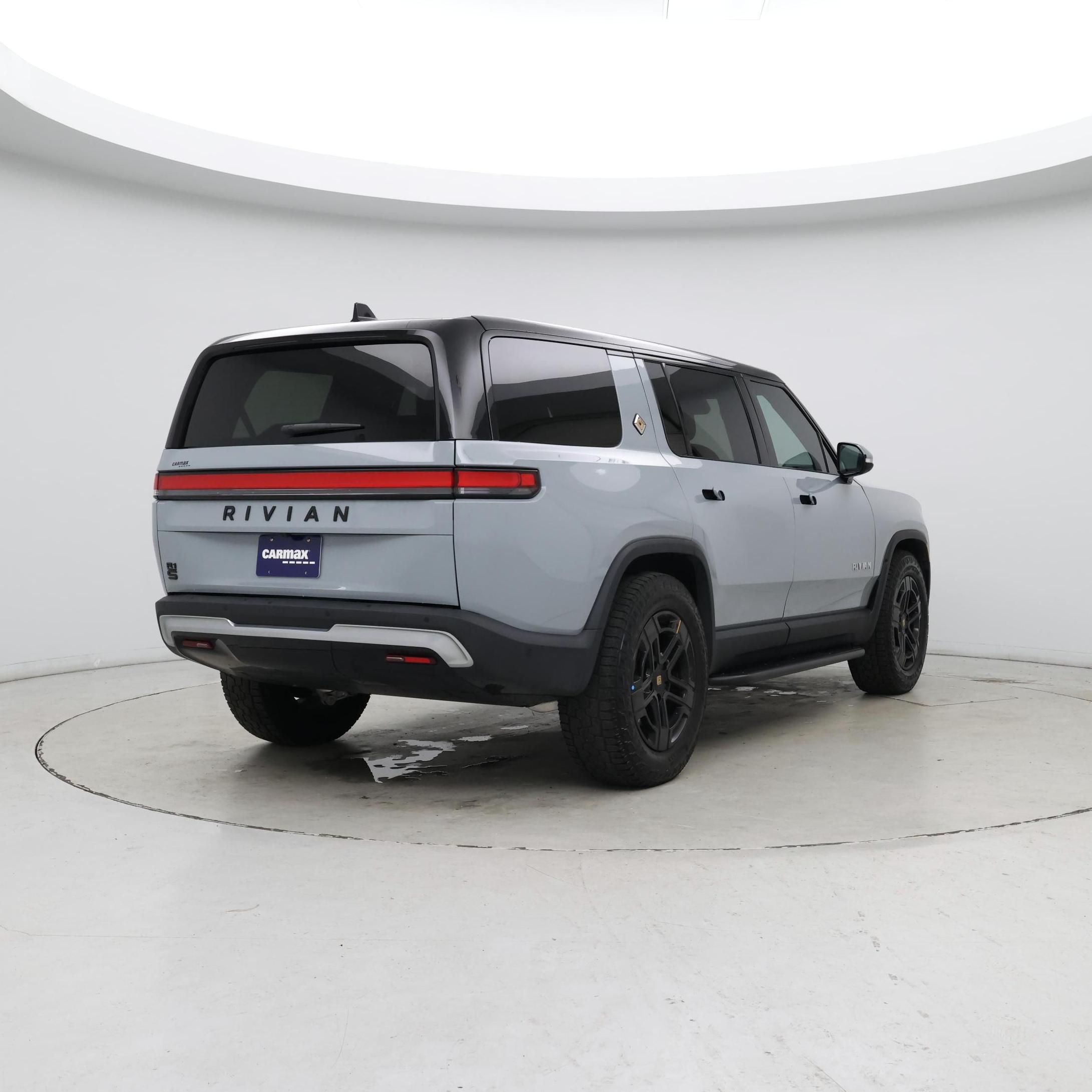 Thumbnail: 2024 Rivian R1S - 8