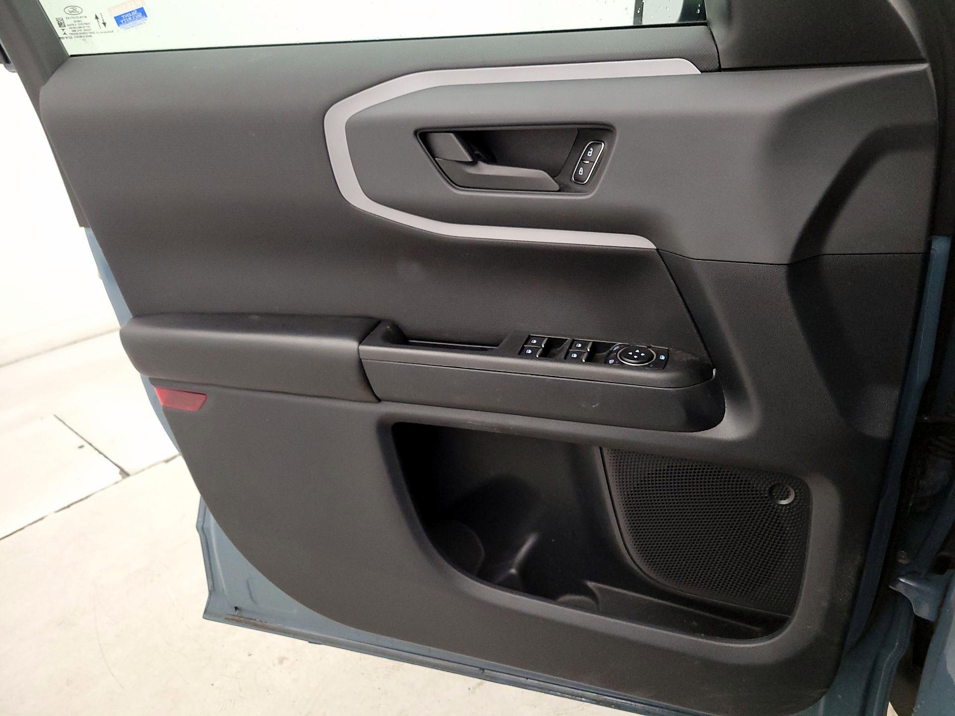 Thumbnail: 2022 Ford Bronco Sport - 12