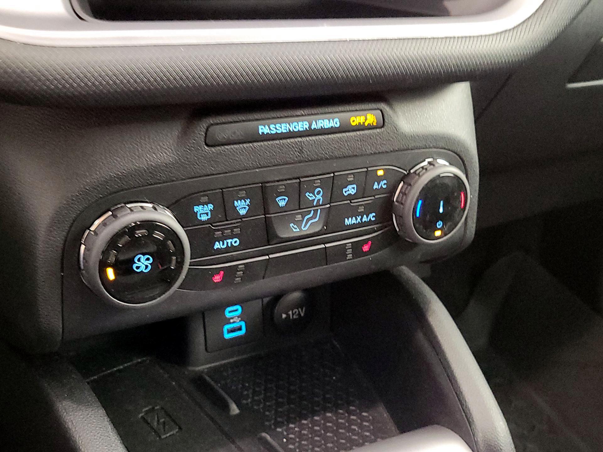 Thumbnail: 2022 Ford Bronco Sport - 16