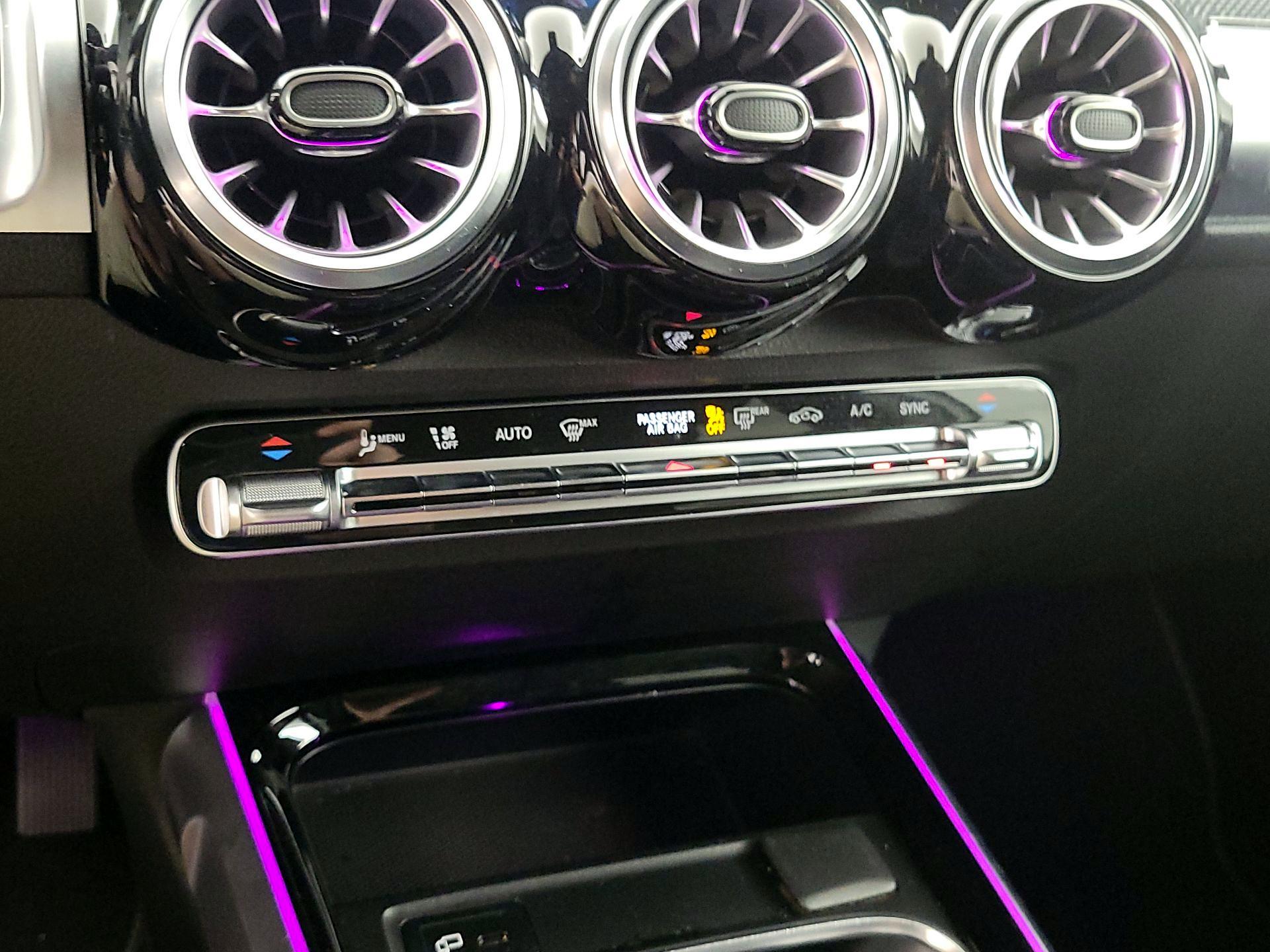 Thumbnail: 2022 Mercedes-Benz GLB - 16