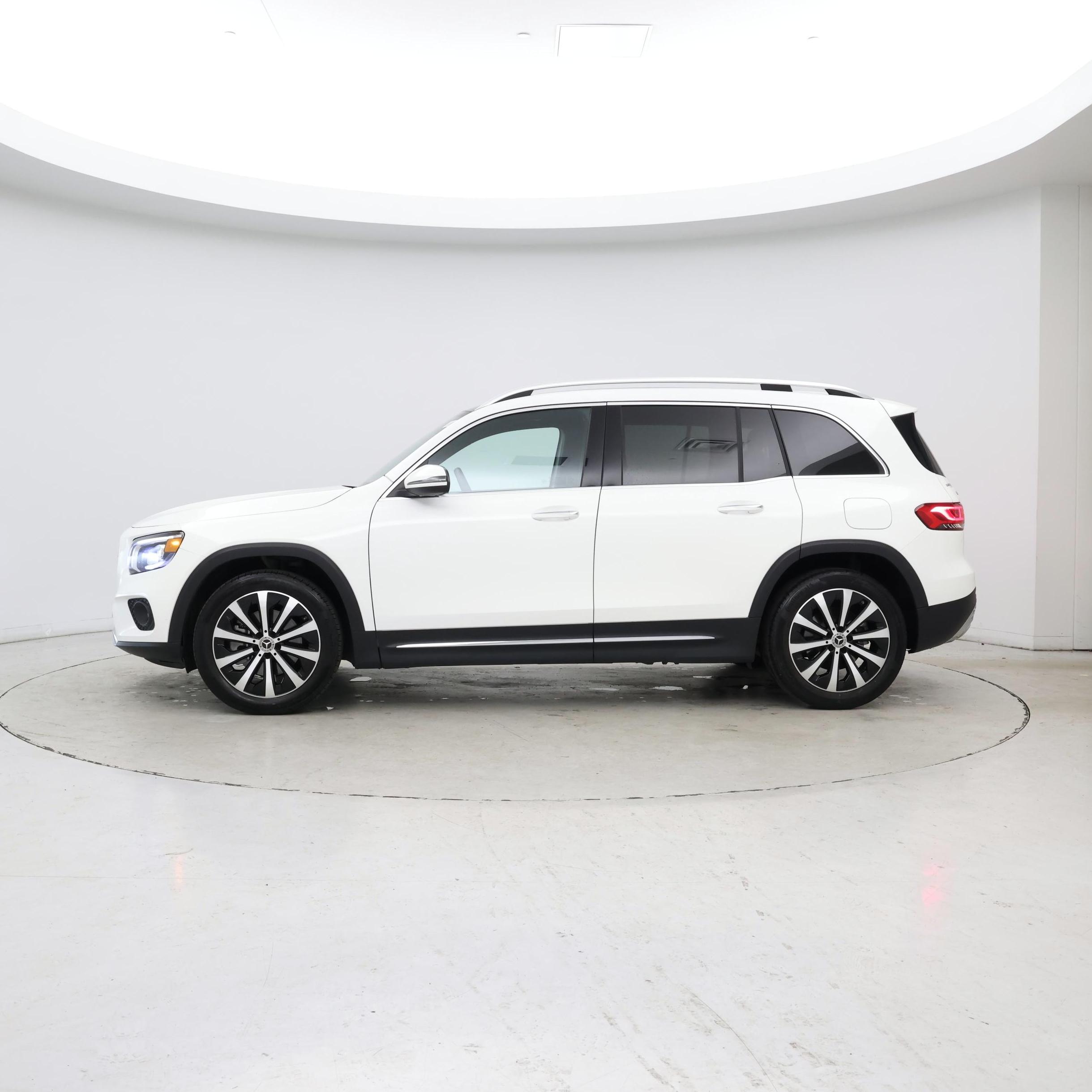 Thumbnail: 2022 Mercedes-Benz GLB - 3