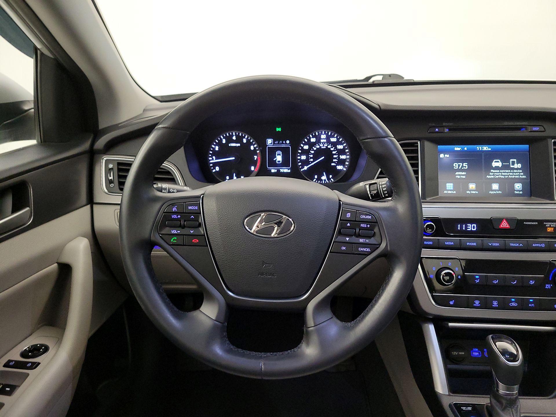 Thumbnail: 2017 Hyundai Sonata - 10