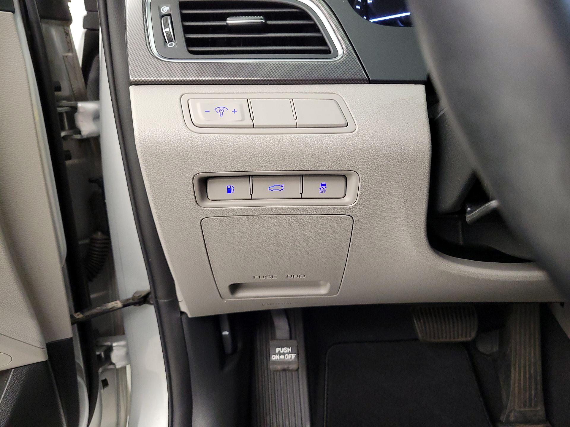 Thumbnail: 2017 Hyundai Sonata - 13