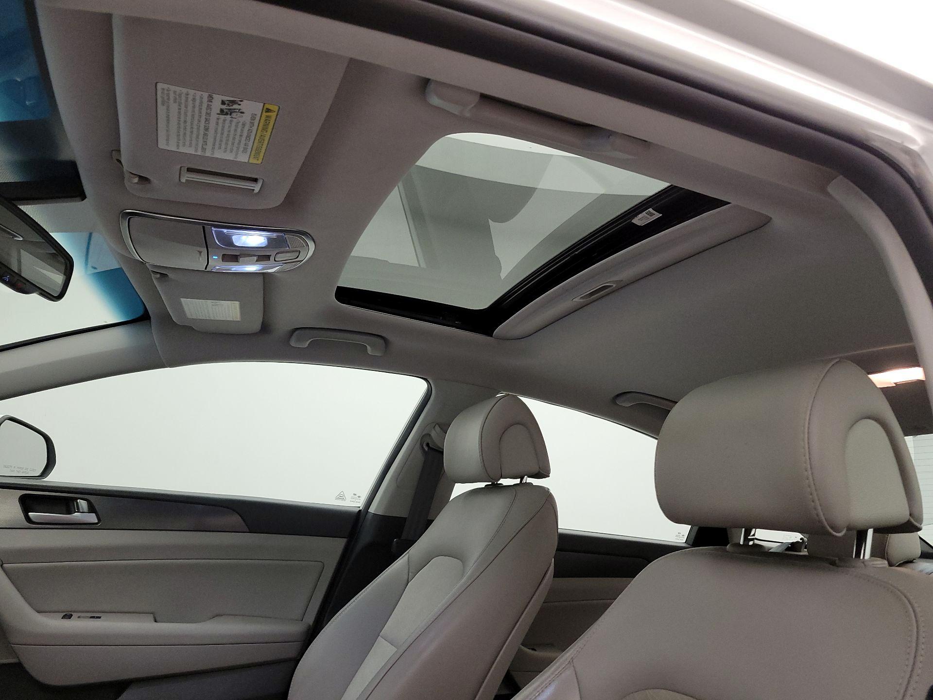 Thumbnail: 2017 Hyundai Sonata - 19