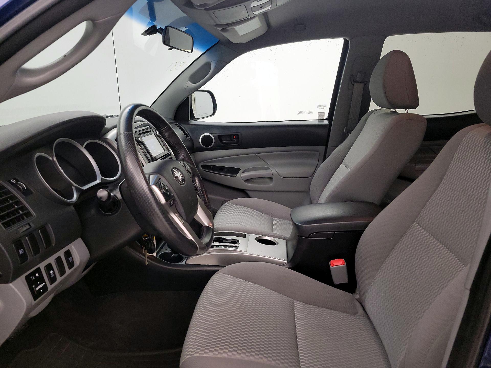 Thumbnail: 2015 Toyota Tacoma - 11