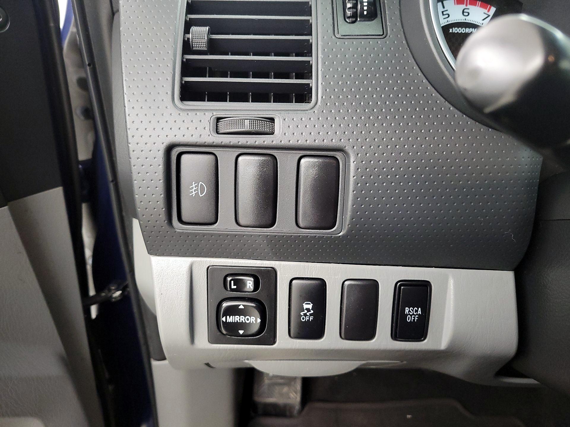 Thumbnail: 2015 Toyota Tacoma - 13