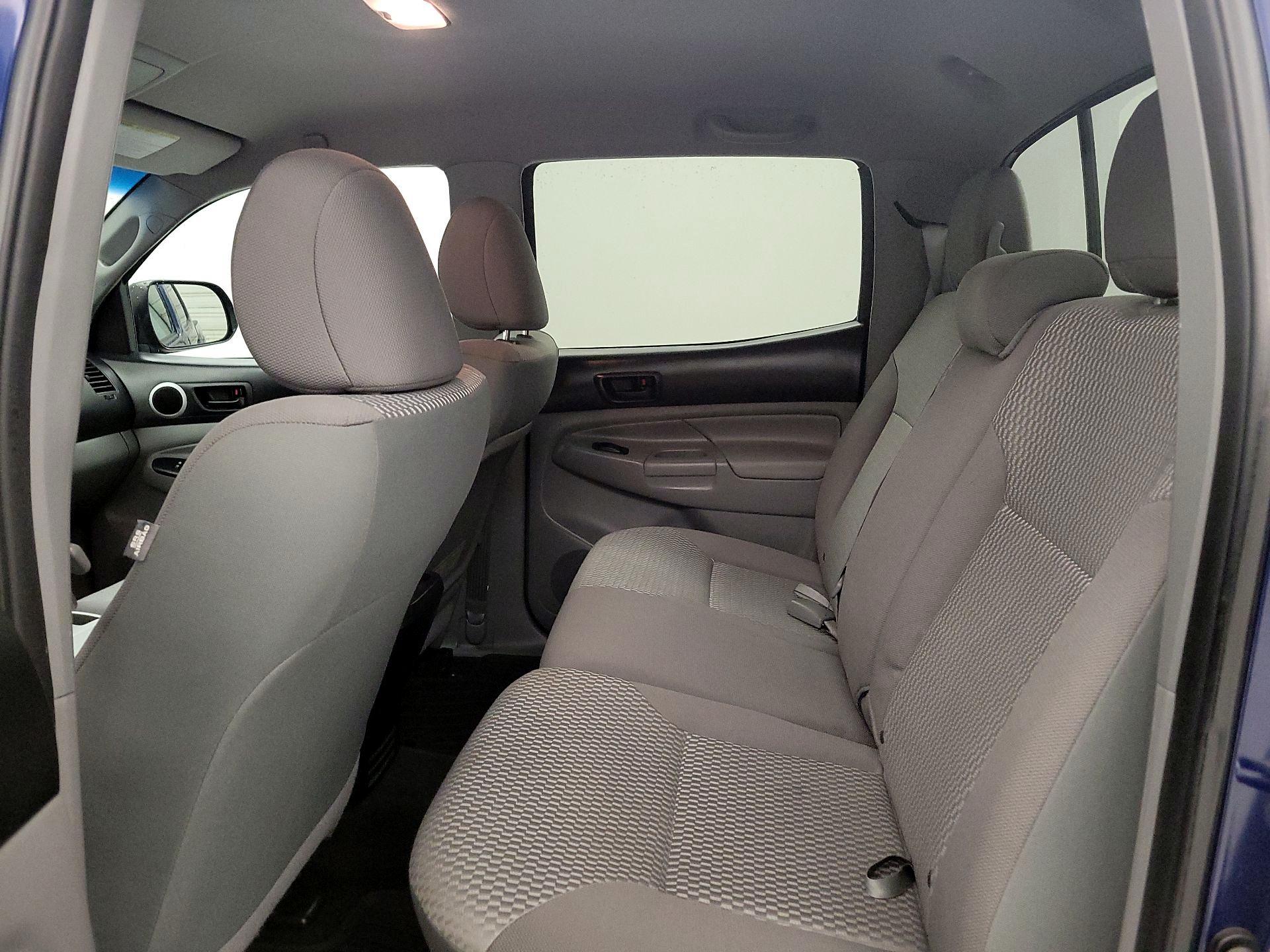 Thumbnail: 2015 Toyota Tacoma - 19