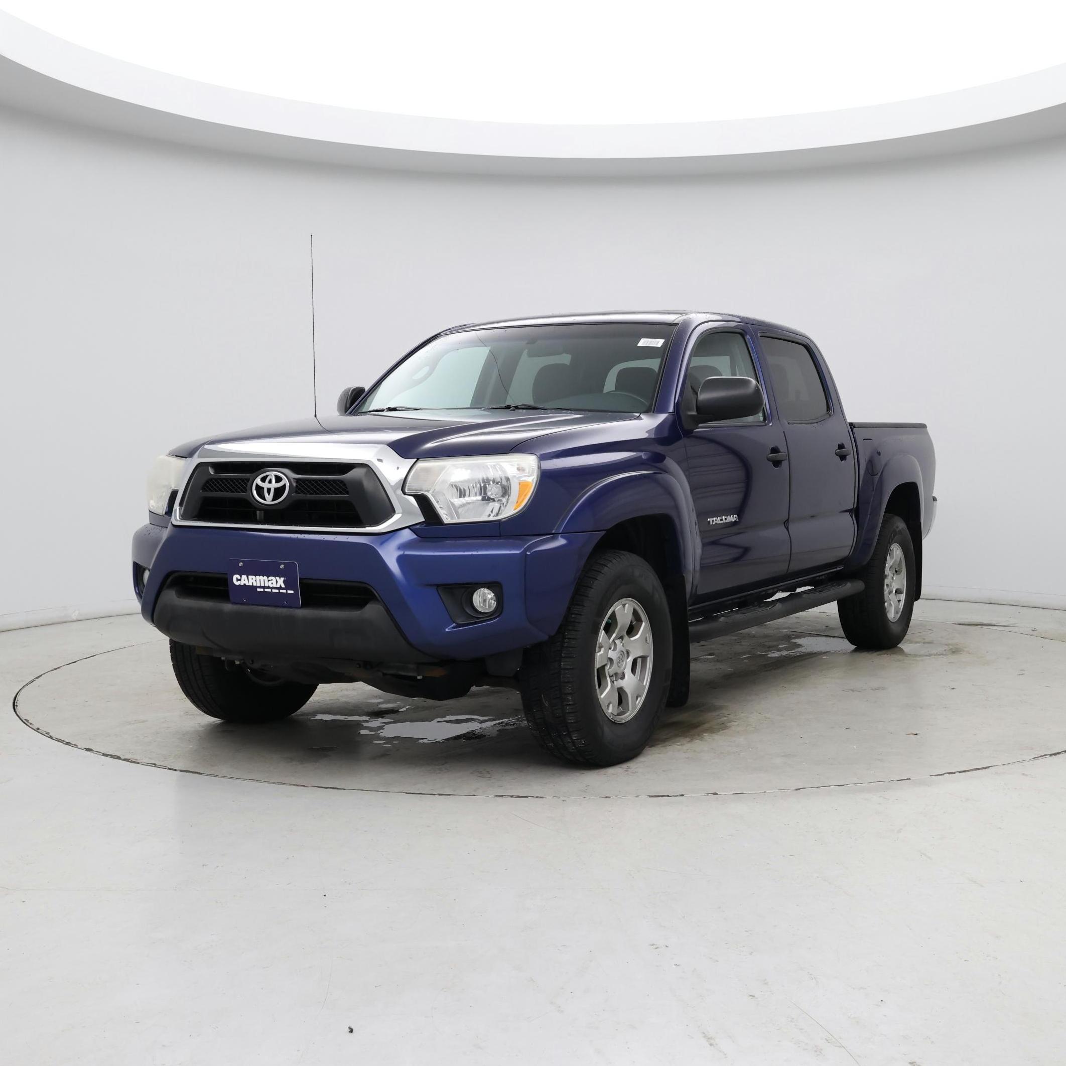 Thumbnail: 2015 Toyota Tacoma - 4