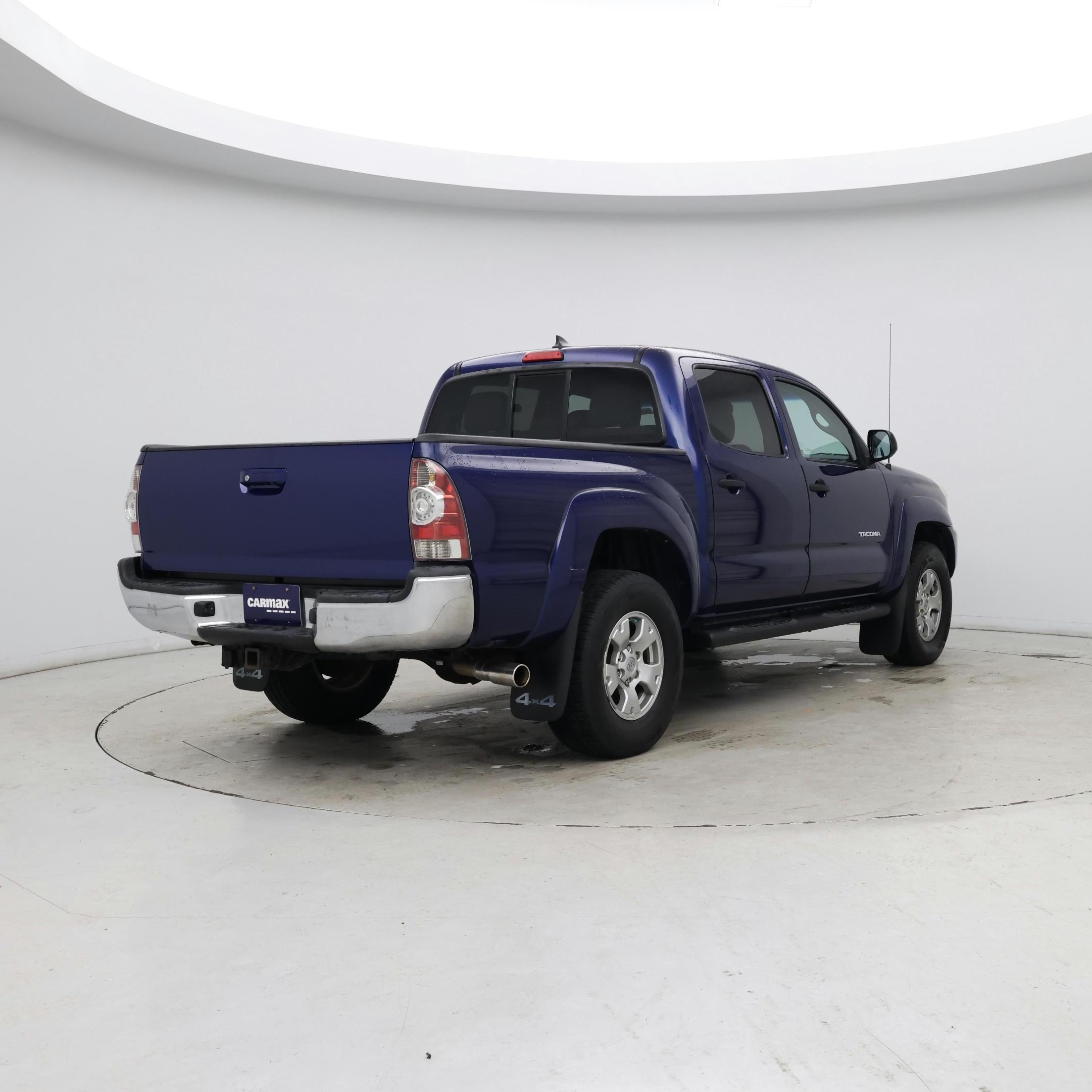 Thumbnail: 2015 Toyota Tacoma - 8