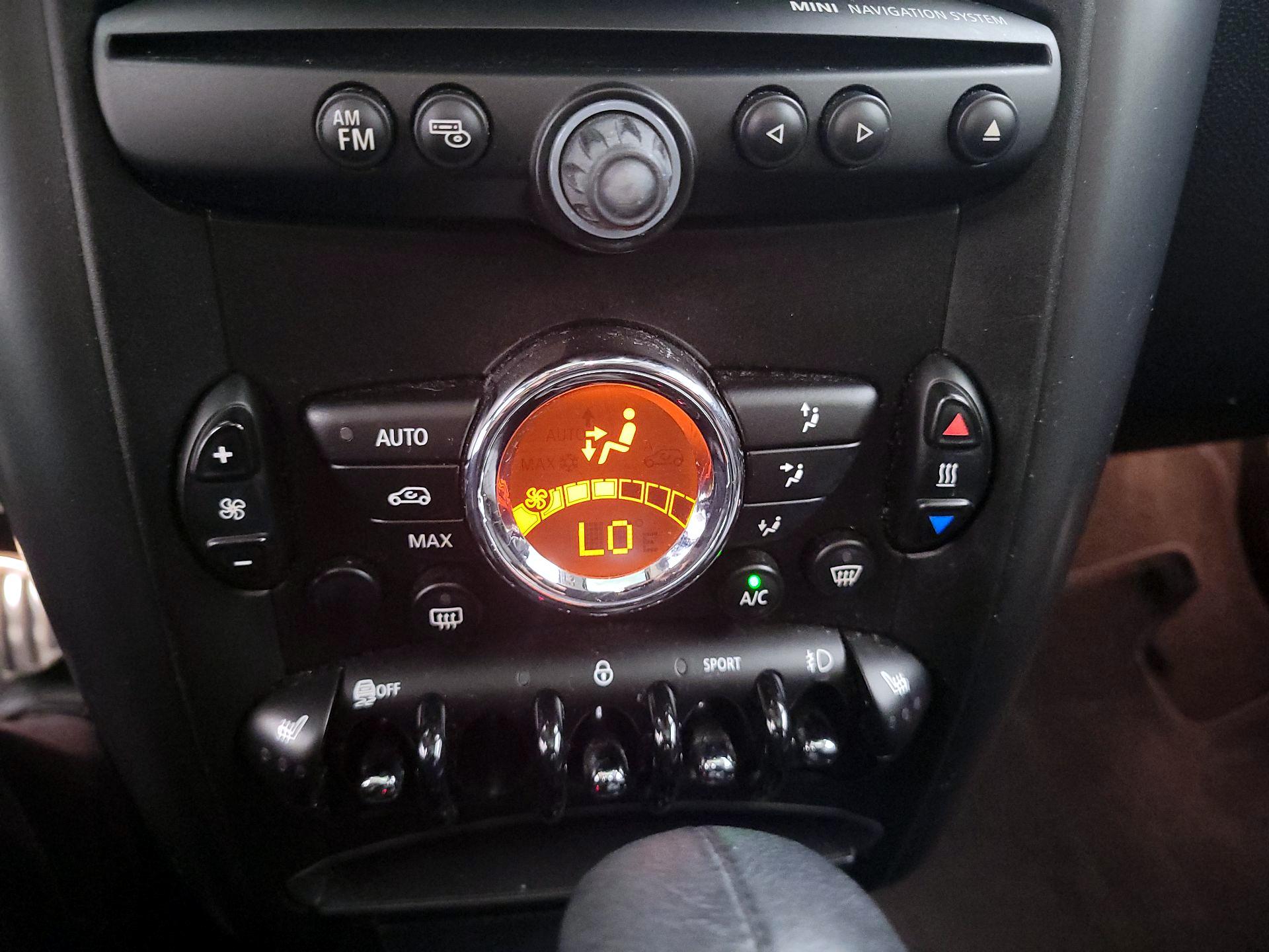 Thumbnail: 2015 MINI Cooper Countryman - 14