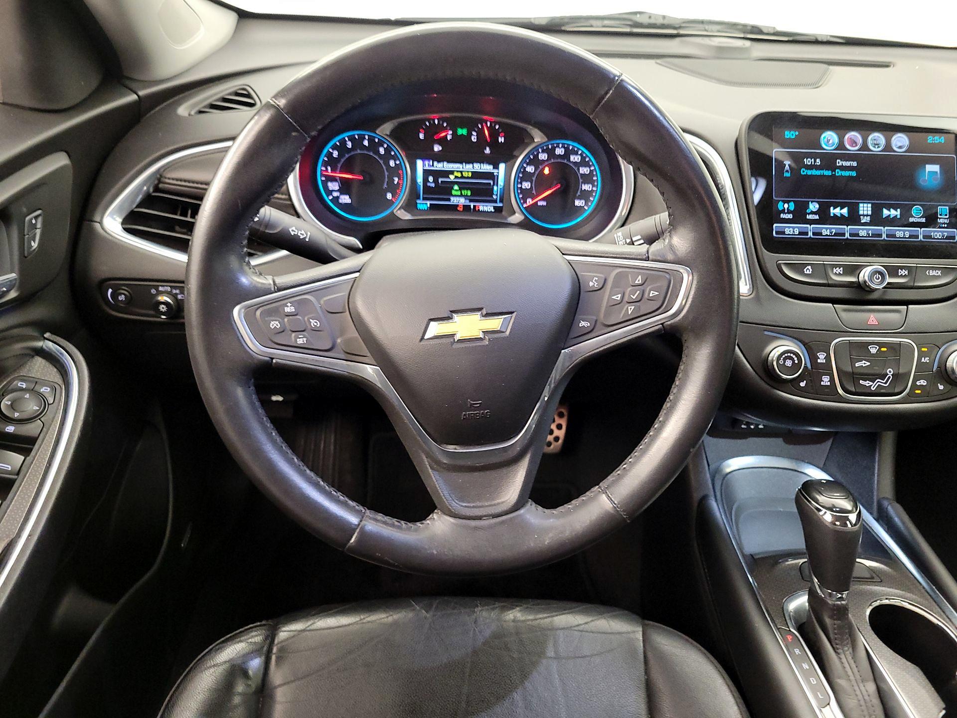 Thumbnail: 2016 Chevrolet Malibu - 10