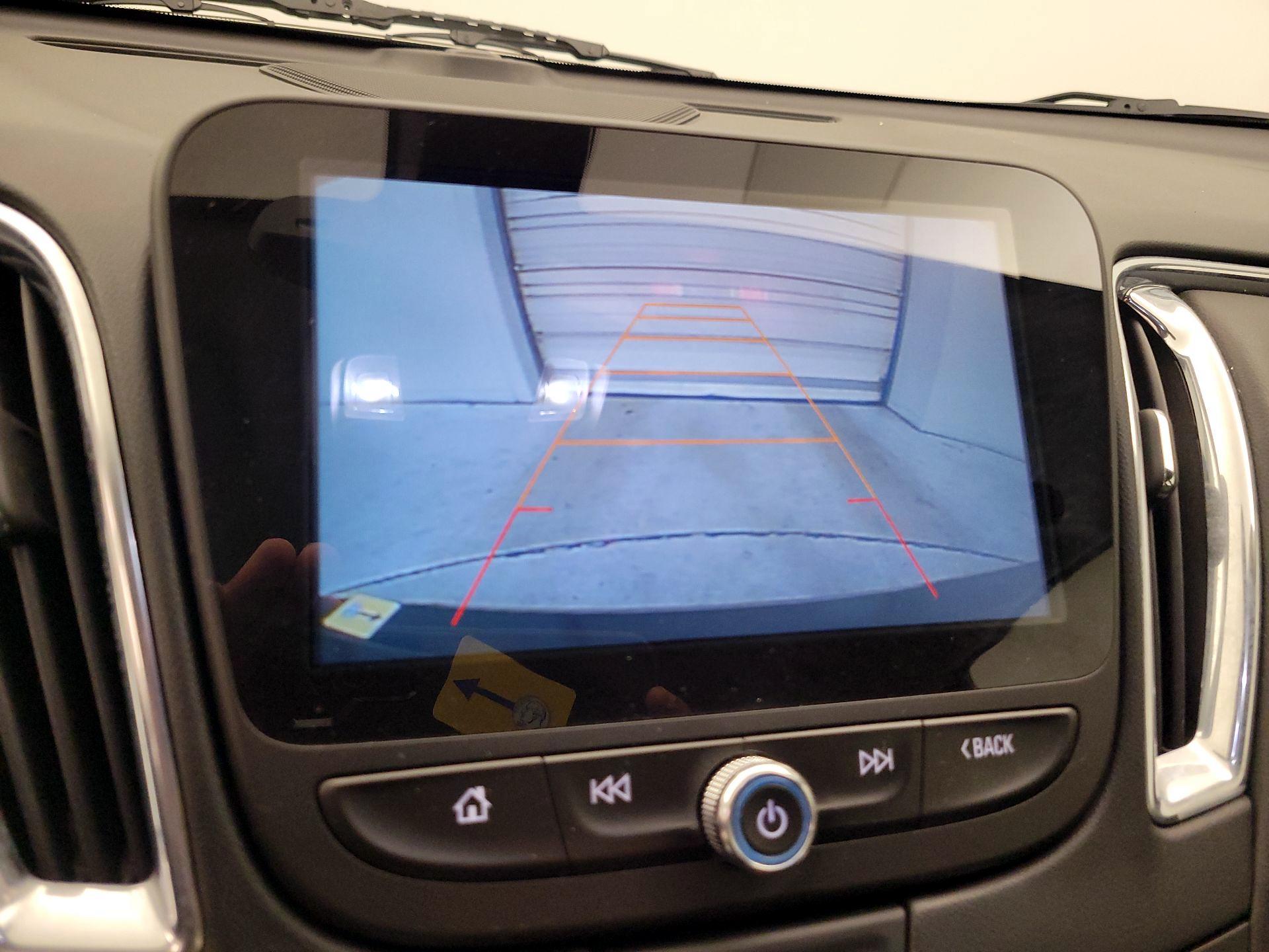 Thumbnail: 2016 Chevrolet Malibu - 14