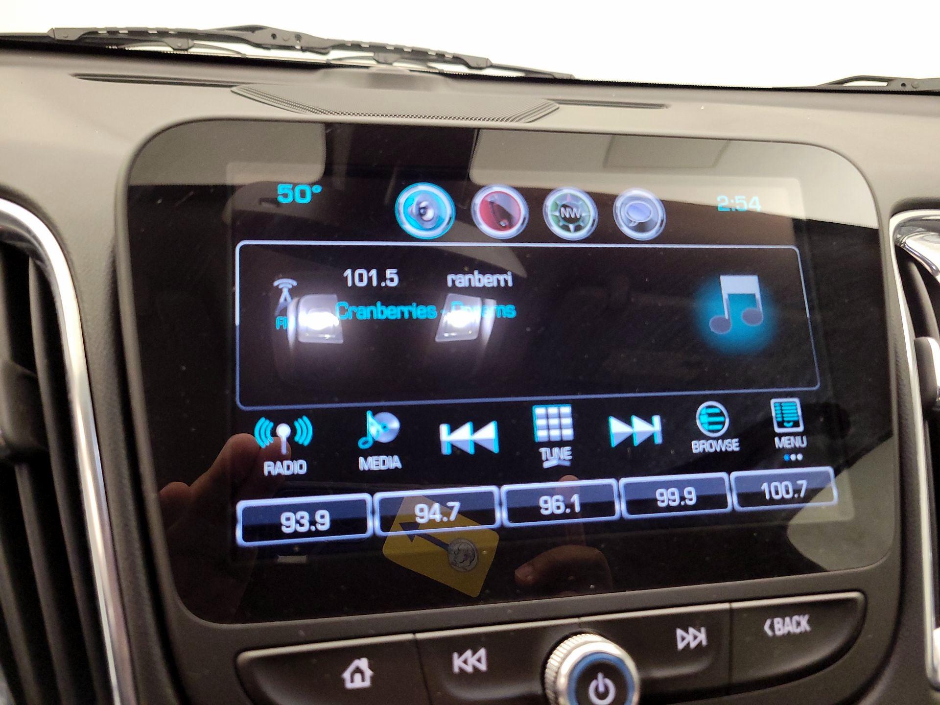 Thumbnail: 2016 Chevrolet Malibu - 15