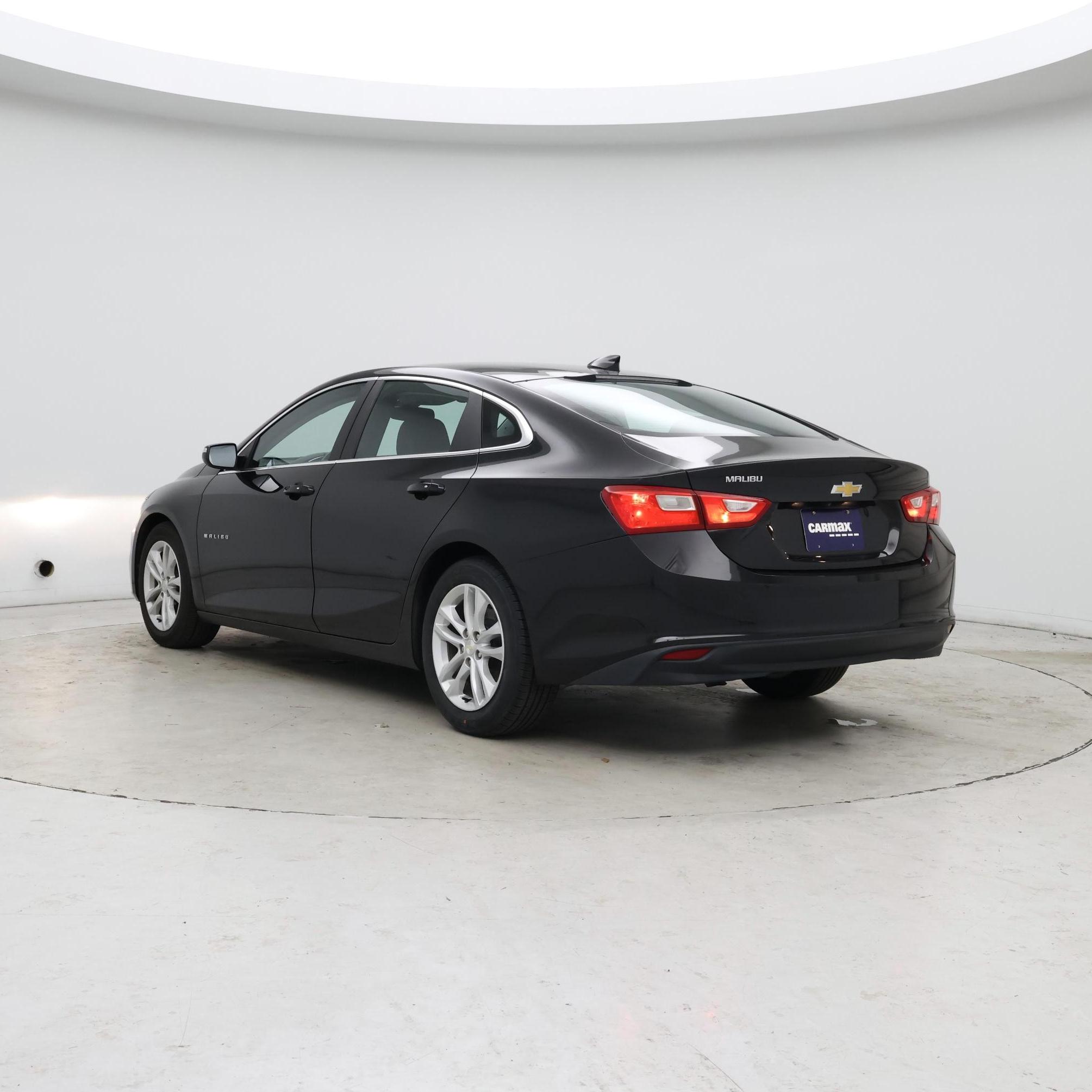 Thumbnail: 2016 Chevrolet Malibu - 2