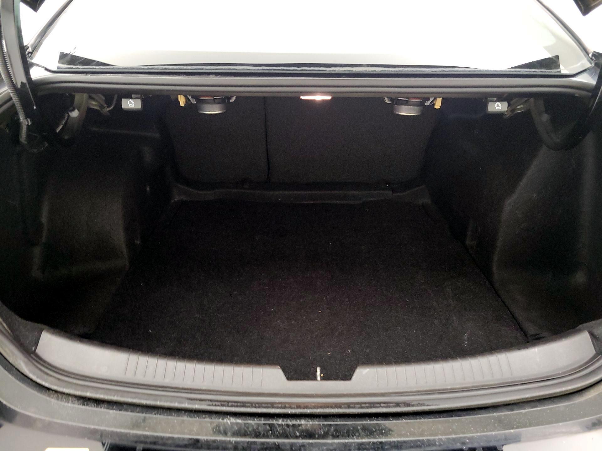 Thumbnail: 2016 Chevrolet Malibu - 20