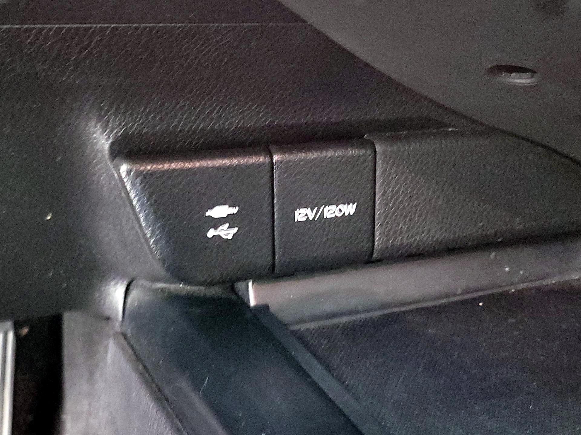 Thumbnail: 2018 Toyota Camry - 18