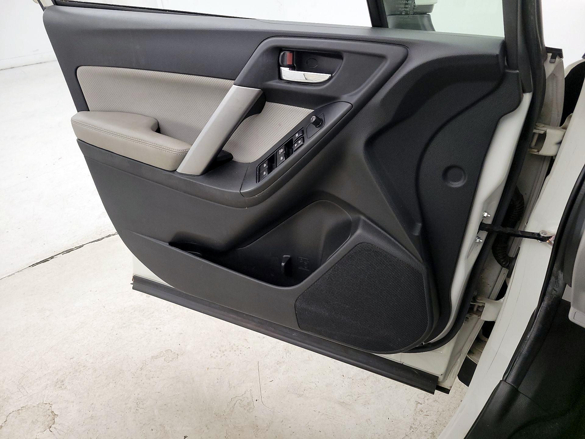 Thumbnail: 2015 Subaru Forester - 12