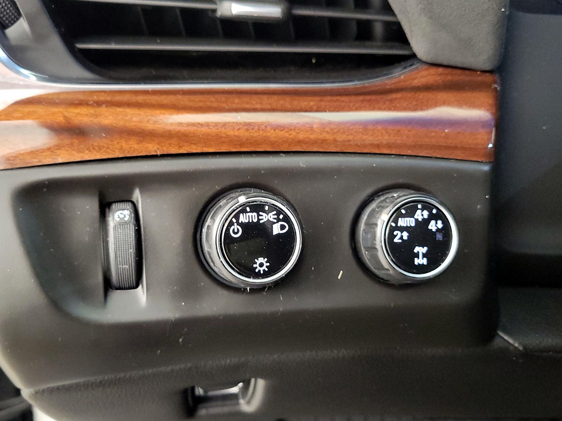 Thumbnail: 2016 Cadillac Escalade - 13