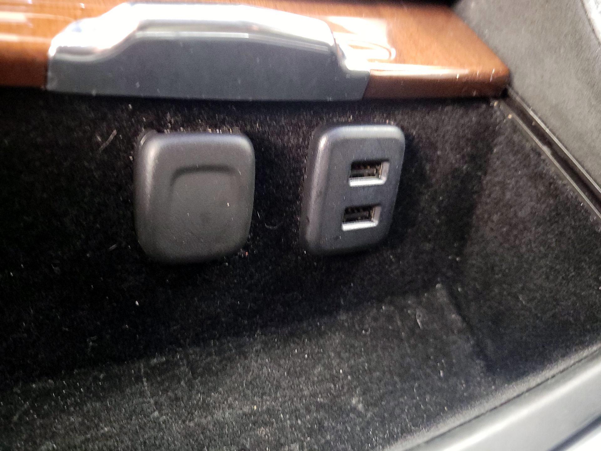 Thumbnail: 2016 Cadillac Escalade - 19