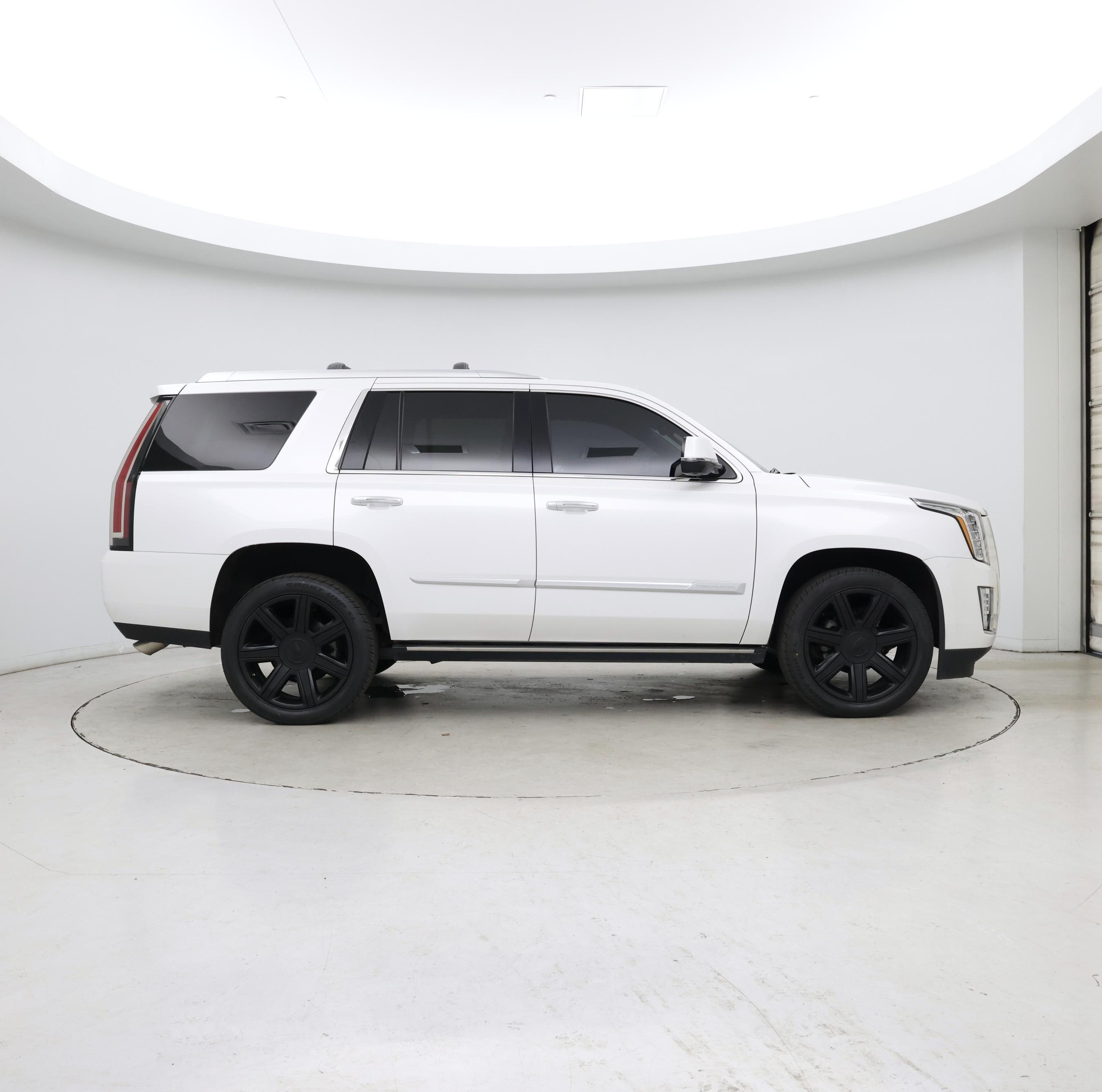 Thumbnail: 2016 Cadillac Escalade - 7