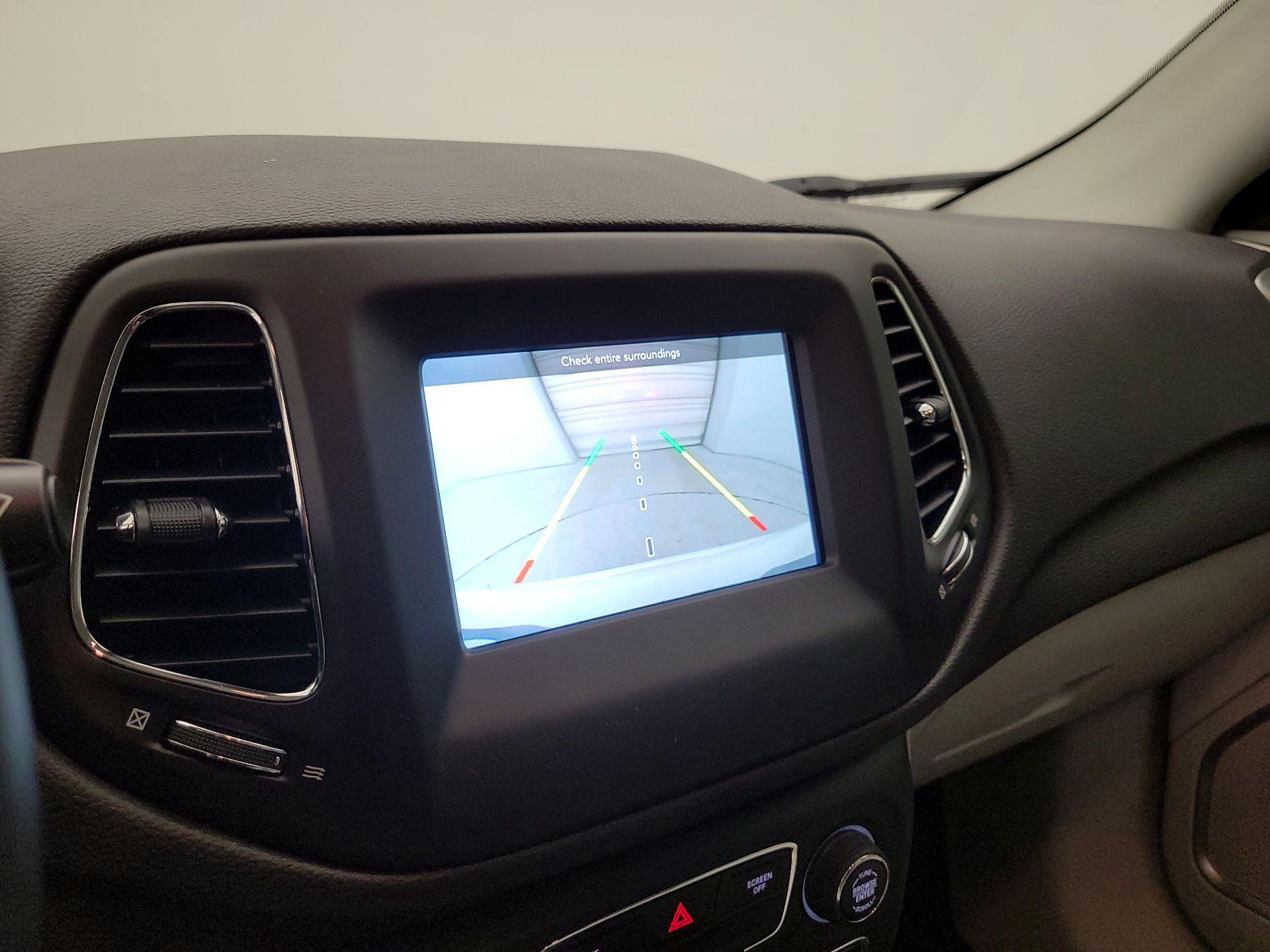 Thumbnail: 2018 Jeep Compass - 14