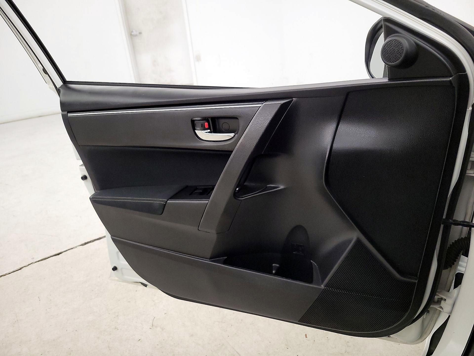 Thumbnail: 2018 Toyota Corolla - 12