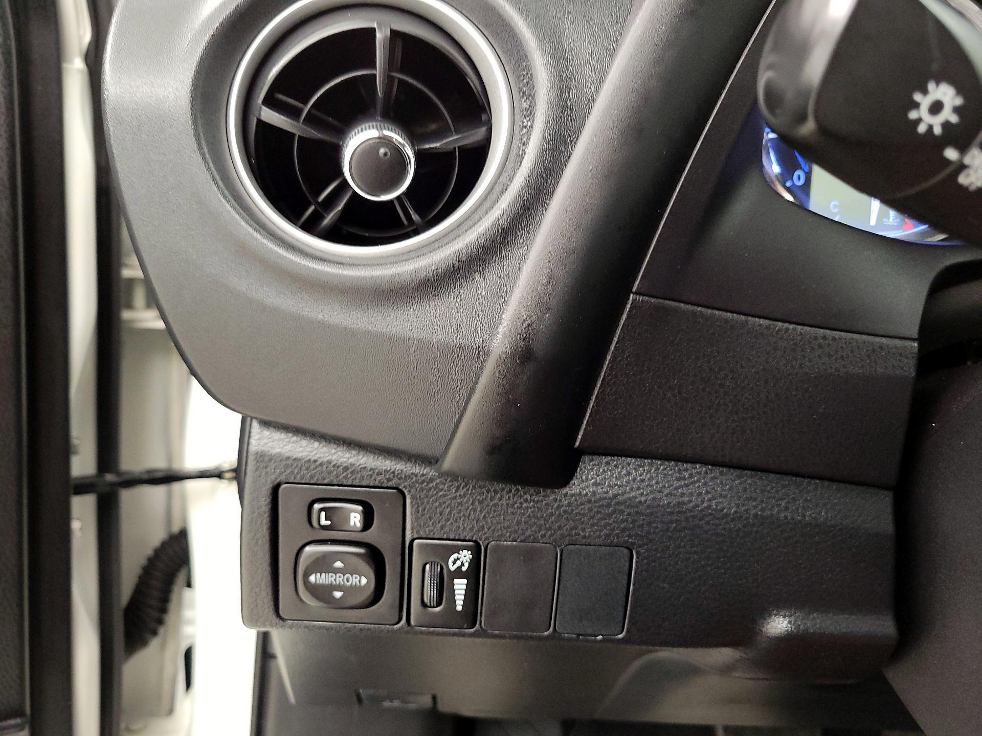 Thumbnail: 2018 Toyota Corolla - 13