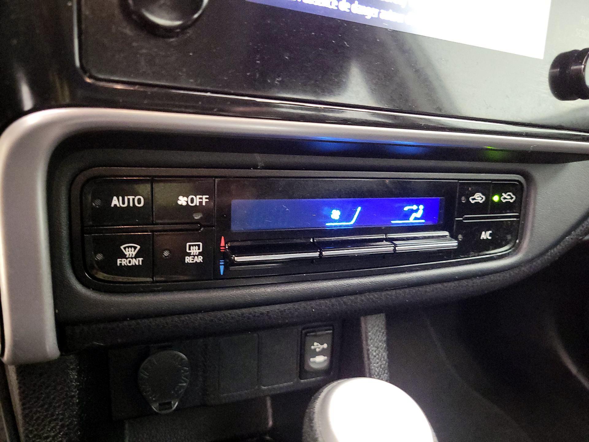 Thumbnail: 2018 Toyota Corolla - 16