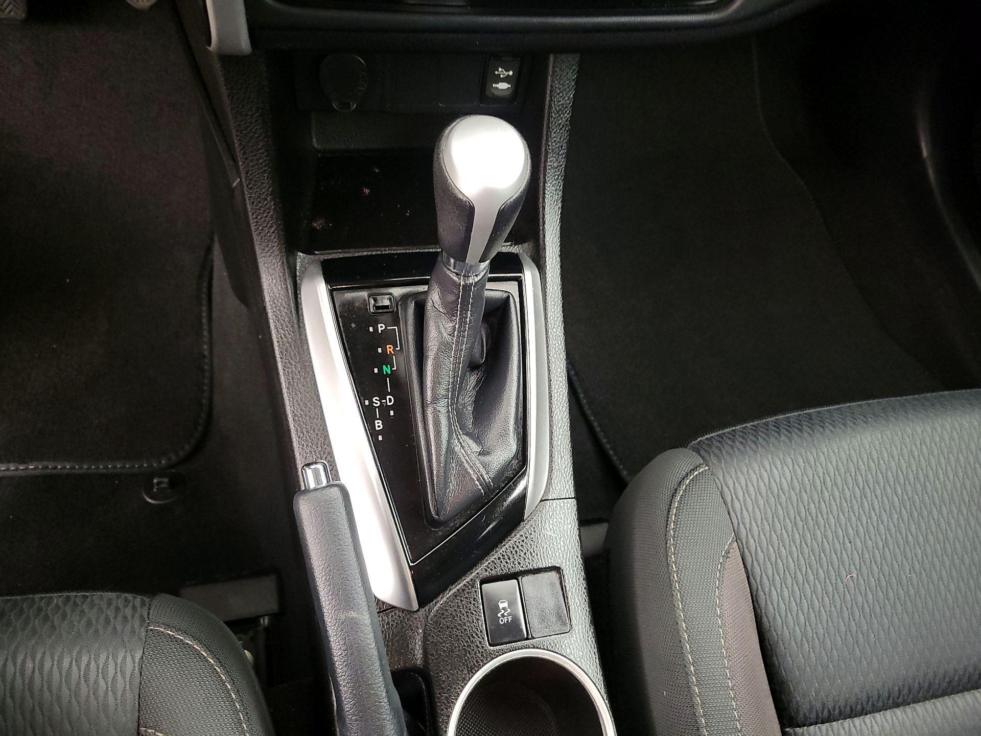 Thumbnail: 2018 Toyota Corolla - 17