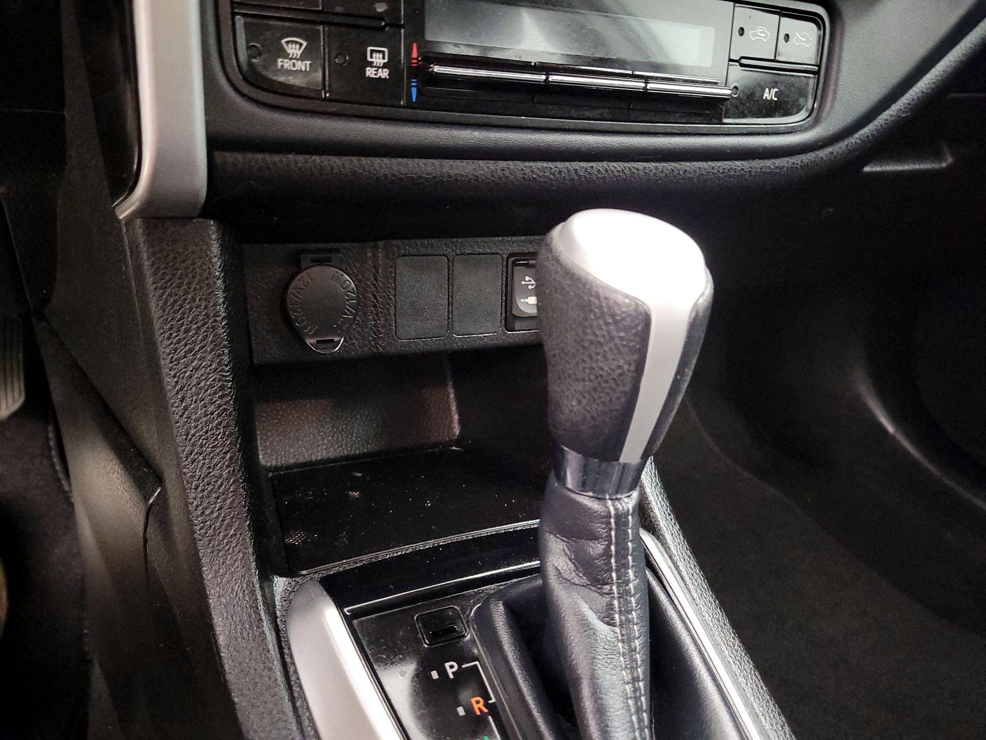 Thumbnail: 2018 Toyota Corolla - 18