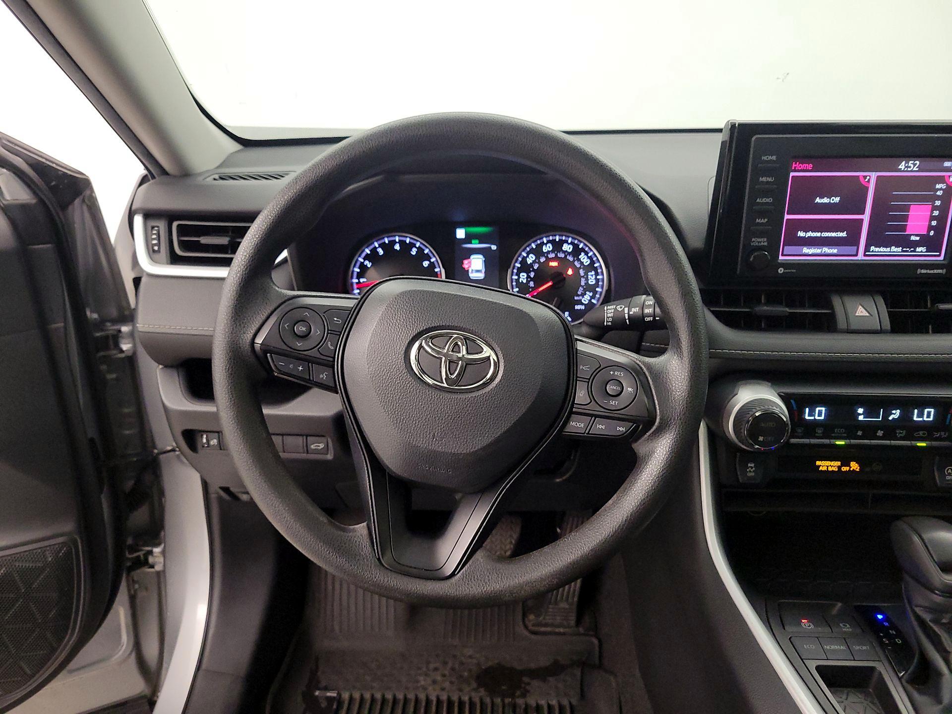 Thumbnail: 2022 Toyota RAV4 - 10