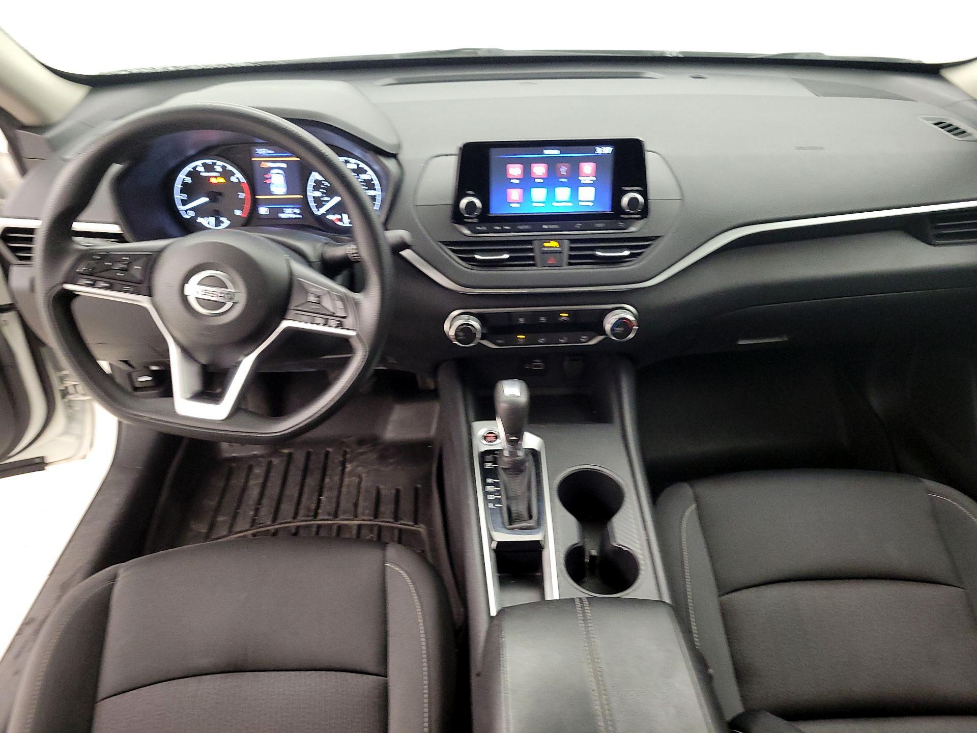 Thumbnail: 2022 Nissan Altima - 9