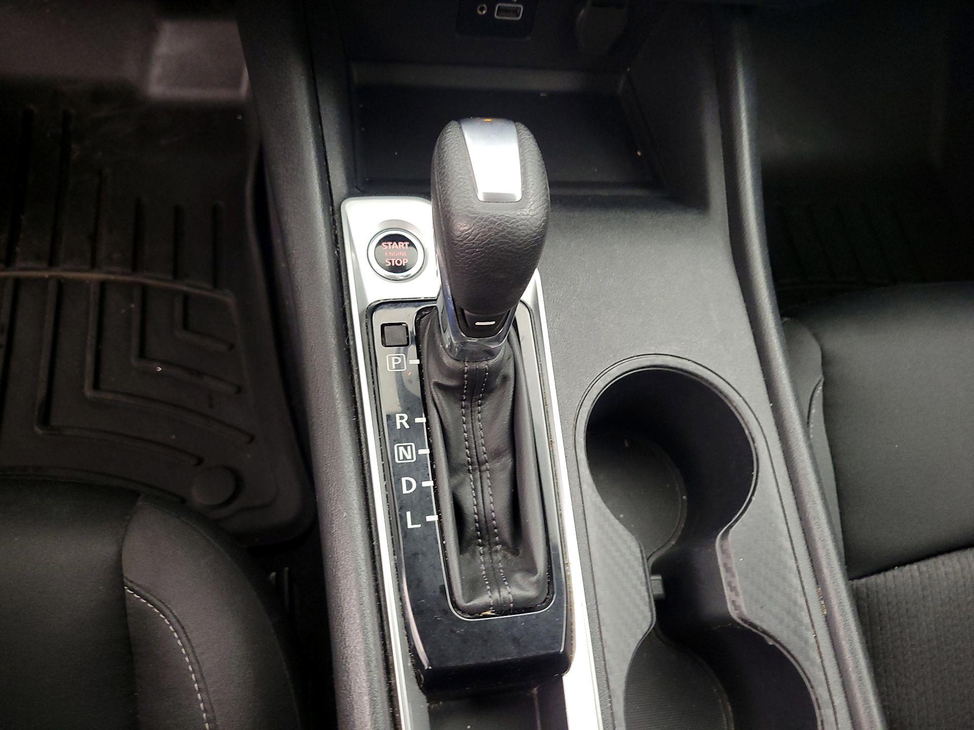 Thumbnail: 2022 Nissan Altima - 17