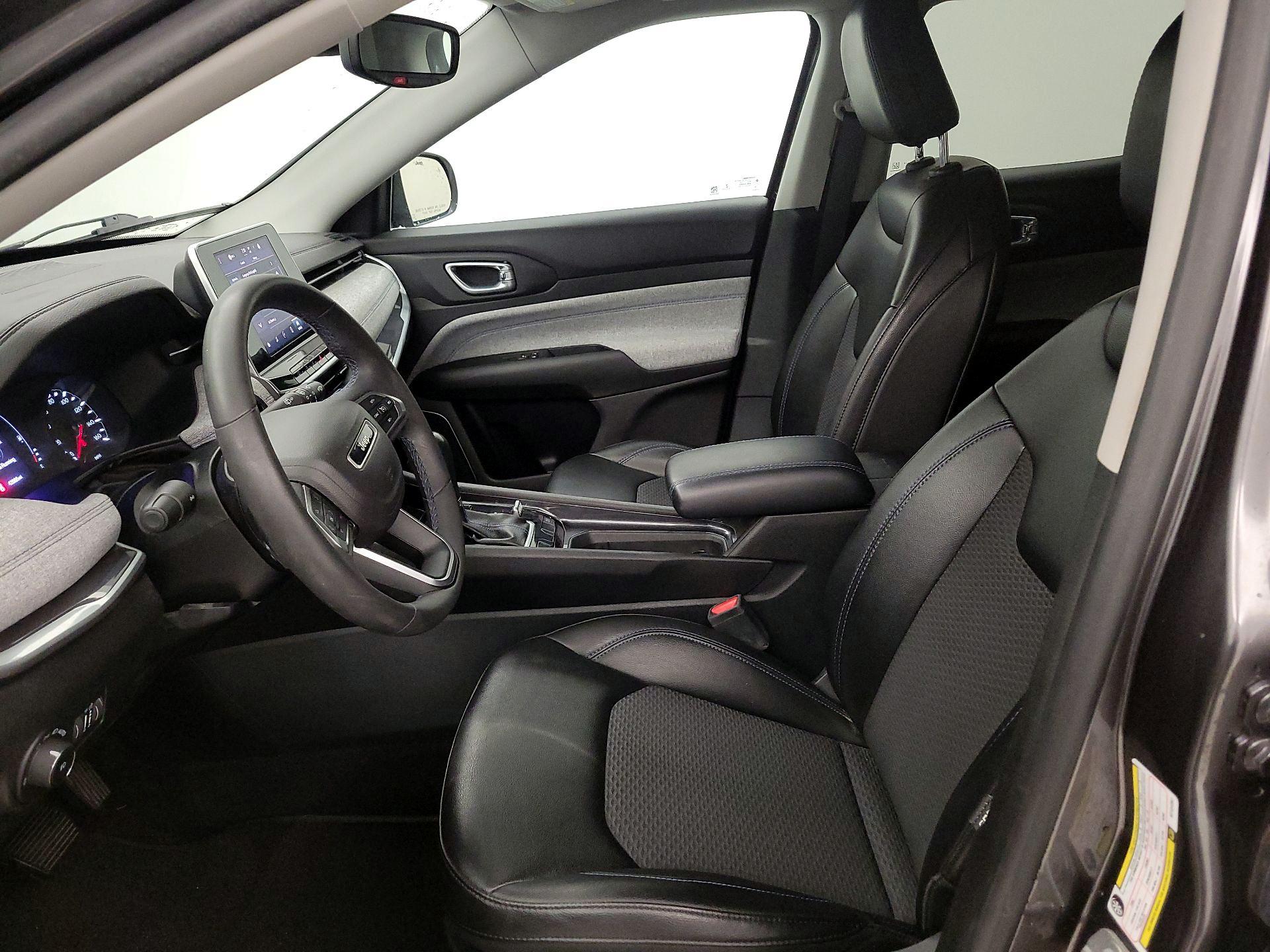 Thumbnail: 2022 Jeep Compass - 11