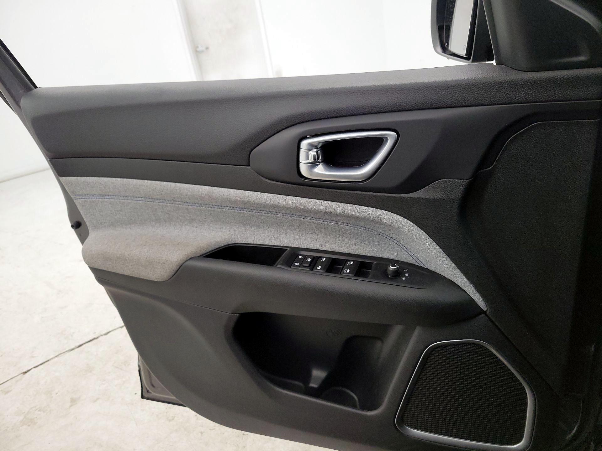 Thumbnail: 2022 Jeep Compass - 12