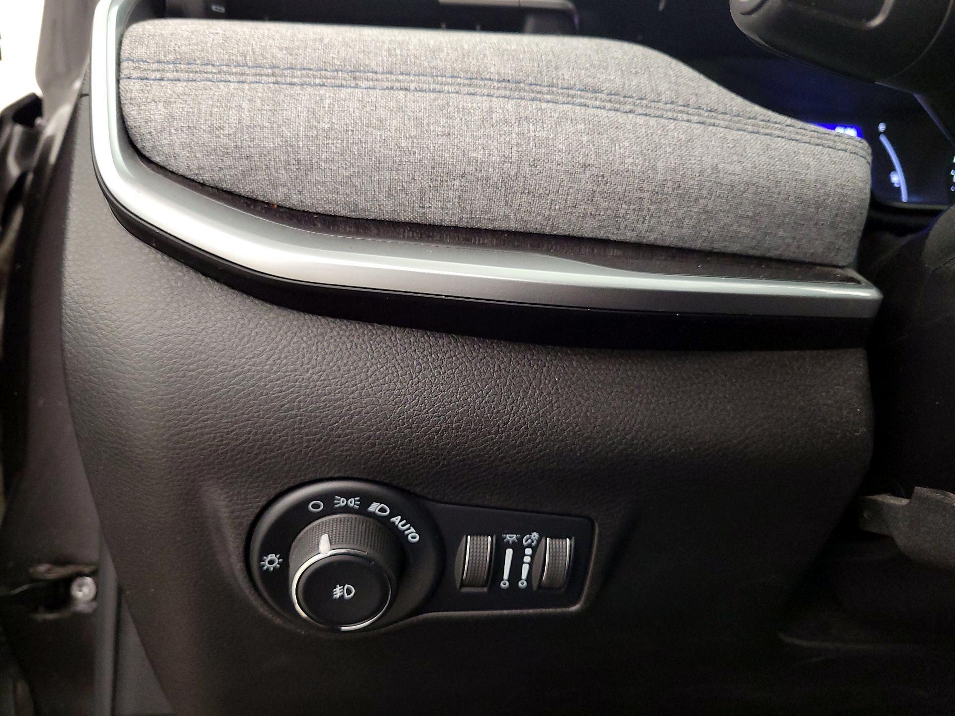 Thumbnail: 2022 Jeep Compass - 13