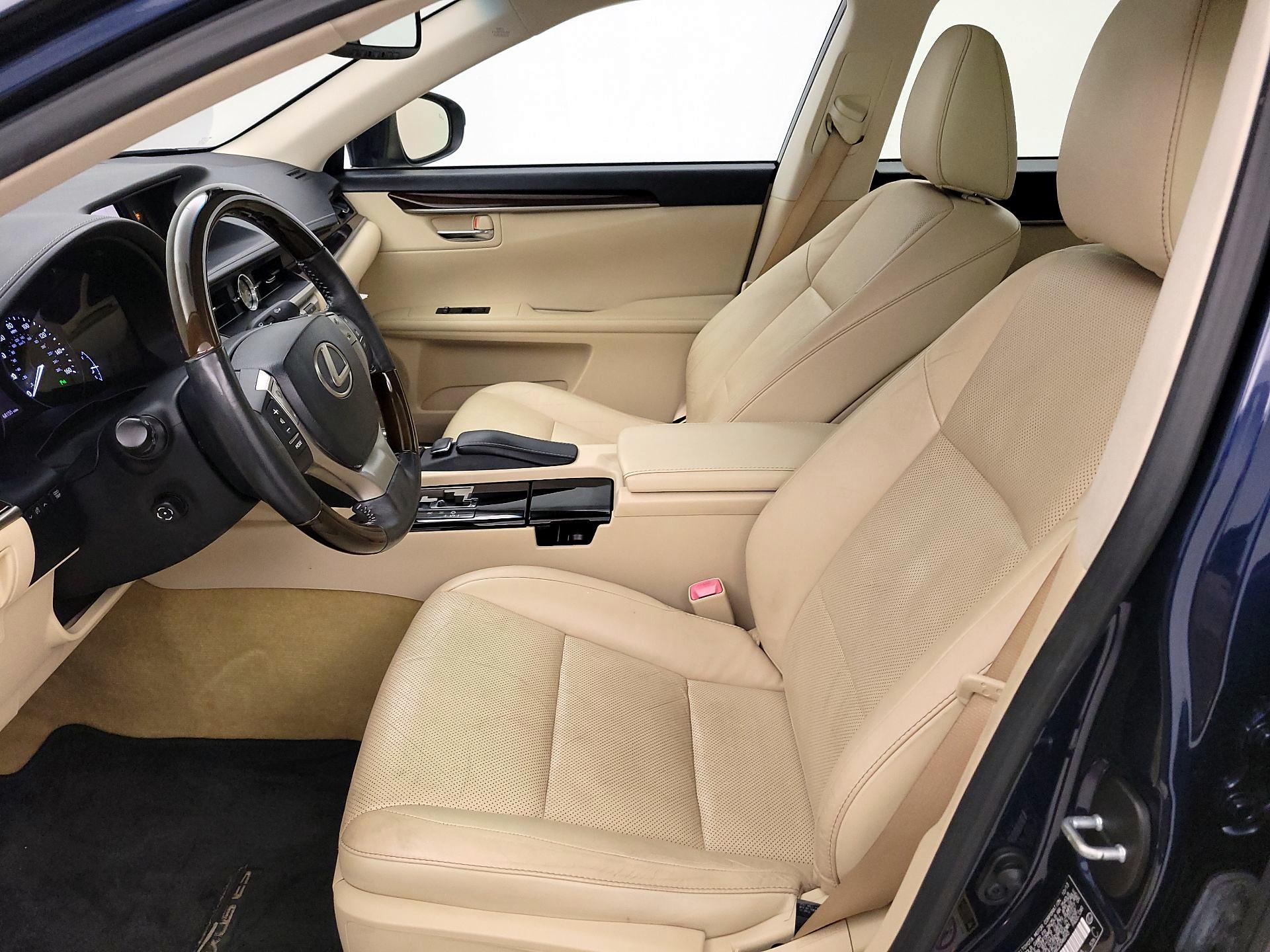 Thumbnail: 2014 Lexus ES - 11