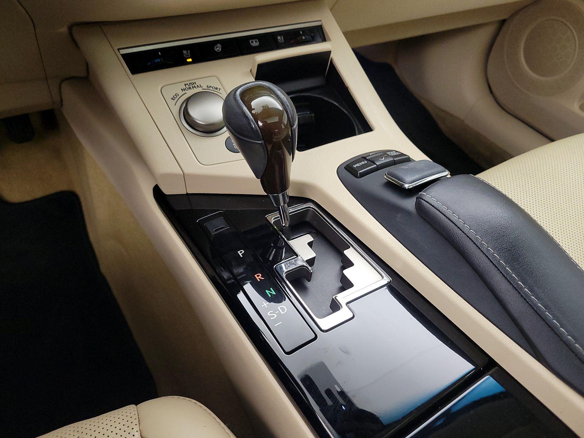 Thumbnail: 2014 Lexus ES - 17