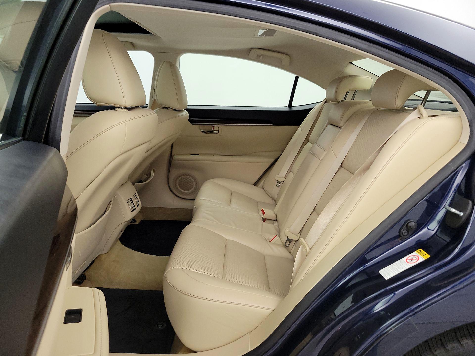 Thumbnail: 2014 Lexus ES - 20