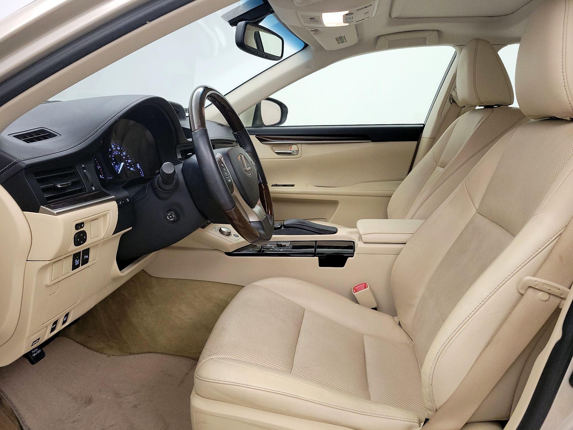 Thumbnail: 2015 Lexus ES - 11