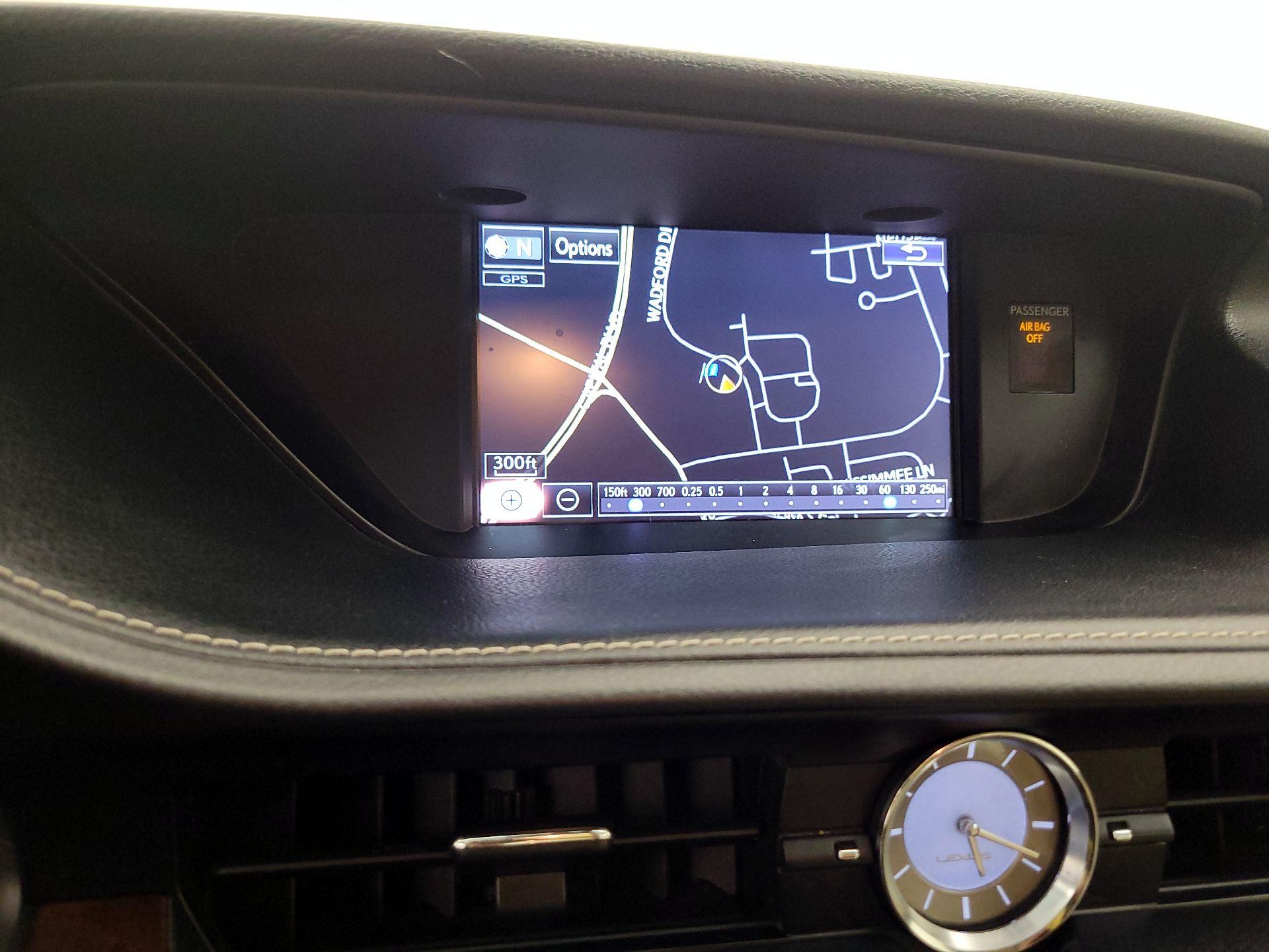 Thumbnail: 2015 Lexus ES - 14