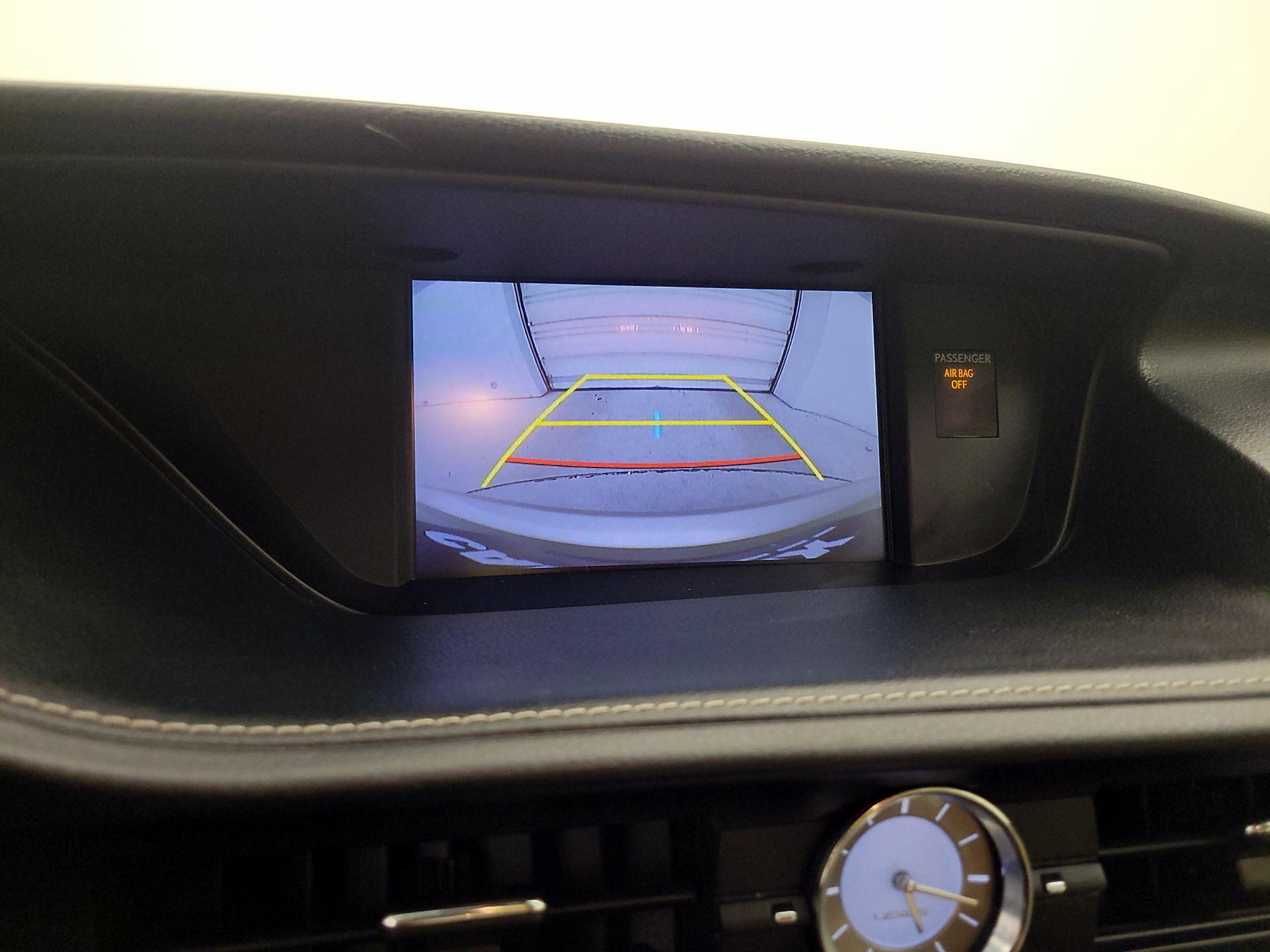 Thumbnail: 2015 Lexus ES - 15